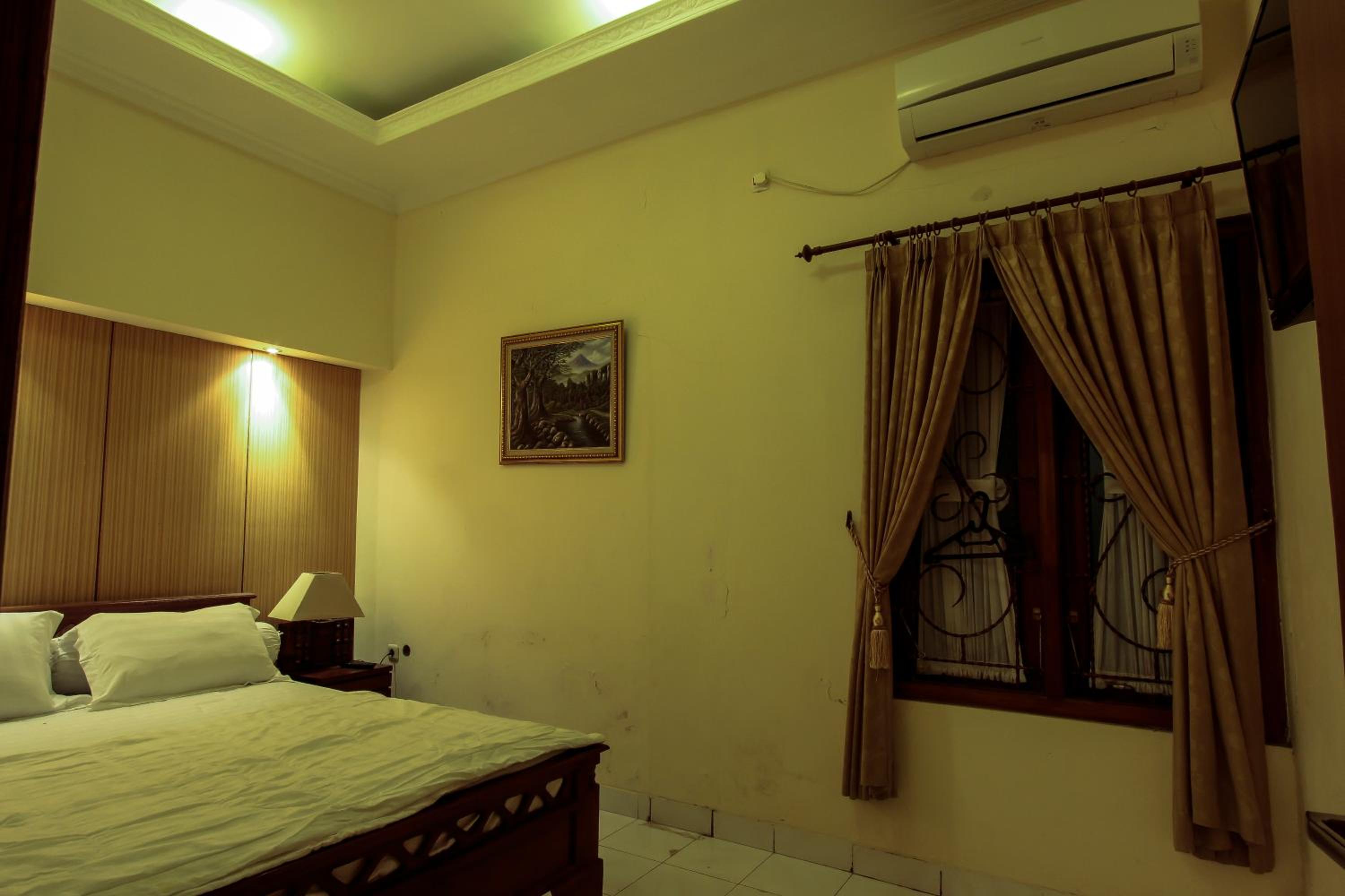 Four-Bedroom House - Photo 3