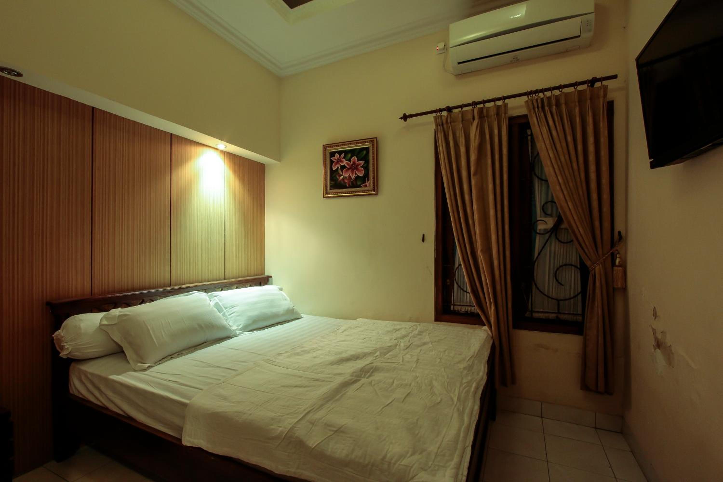 Four-Bedroom House - Photo 14