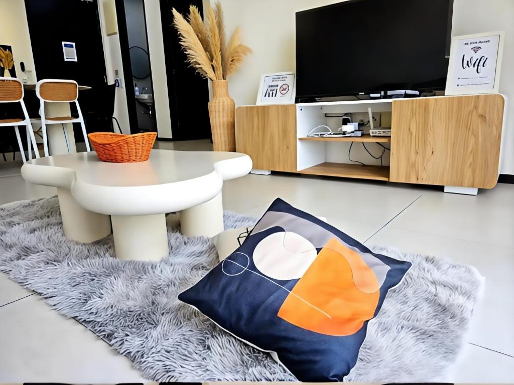 Two-Bedroom Apartment with Partial Ocean View