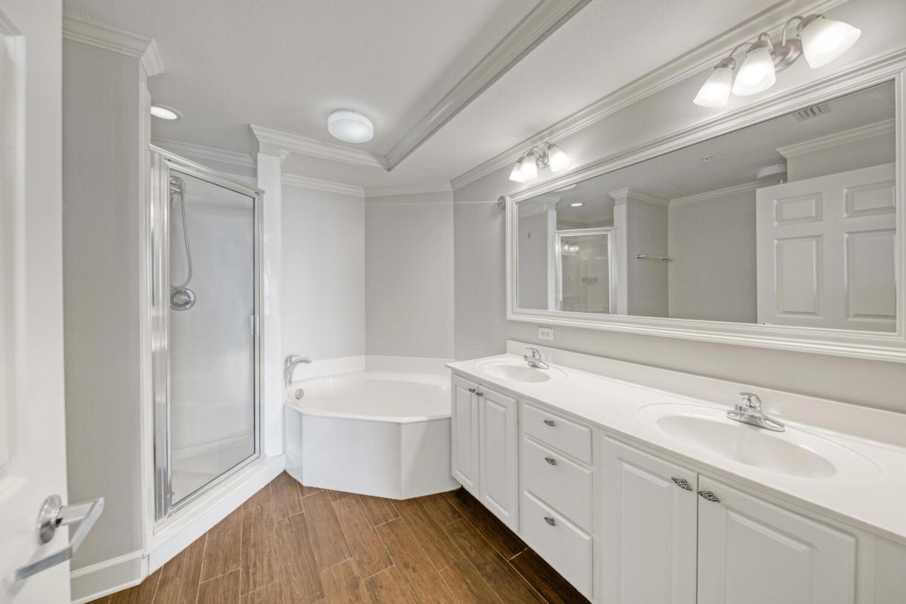Three-Bedroom Apartment - Oceanfront photo 1