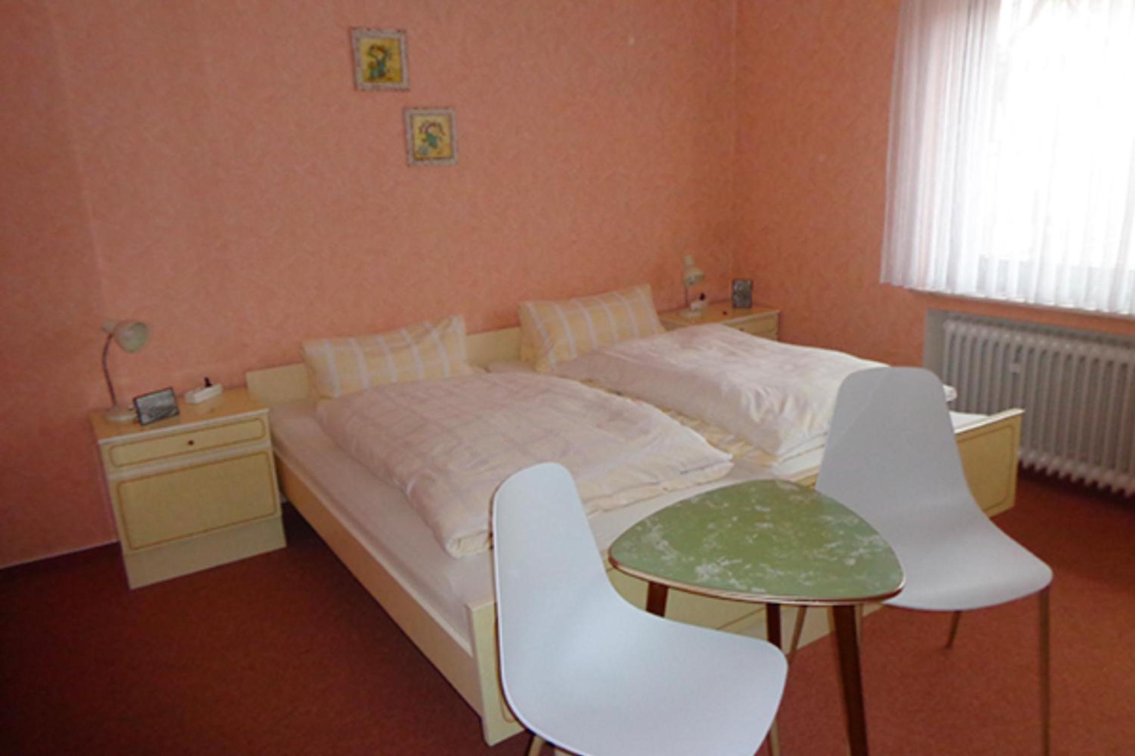 Twin Room with Private Bathroom photo 3