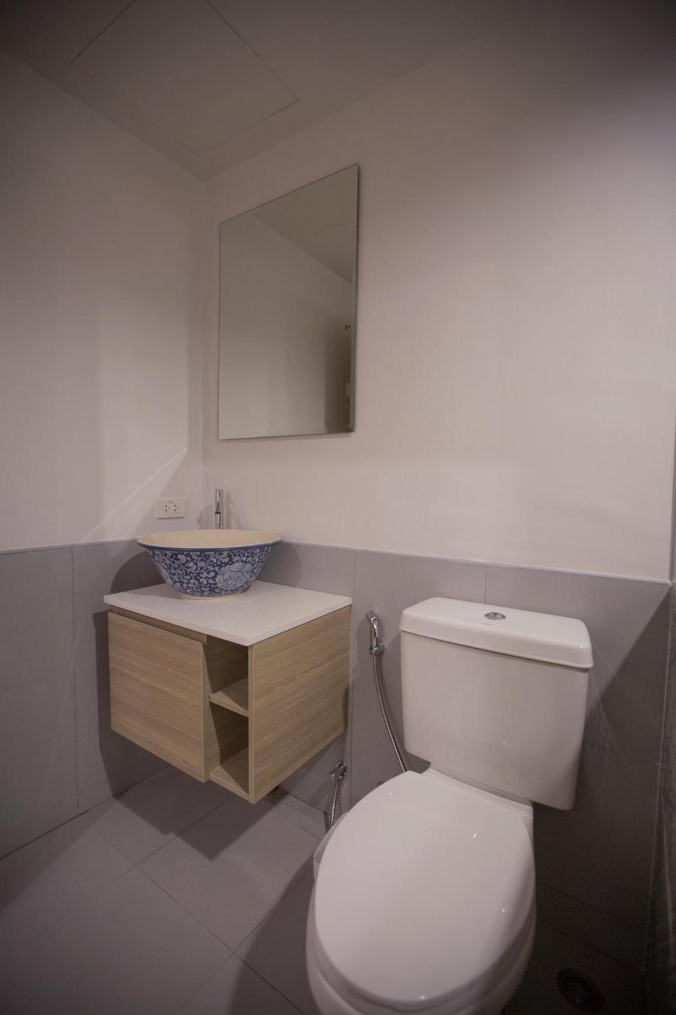 Standard Double Room - No Window photo 2