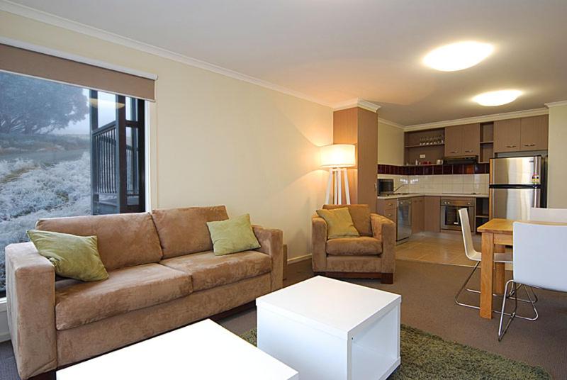 One-Bedroom Apartment photo 2