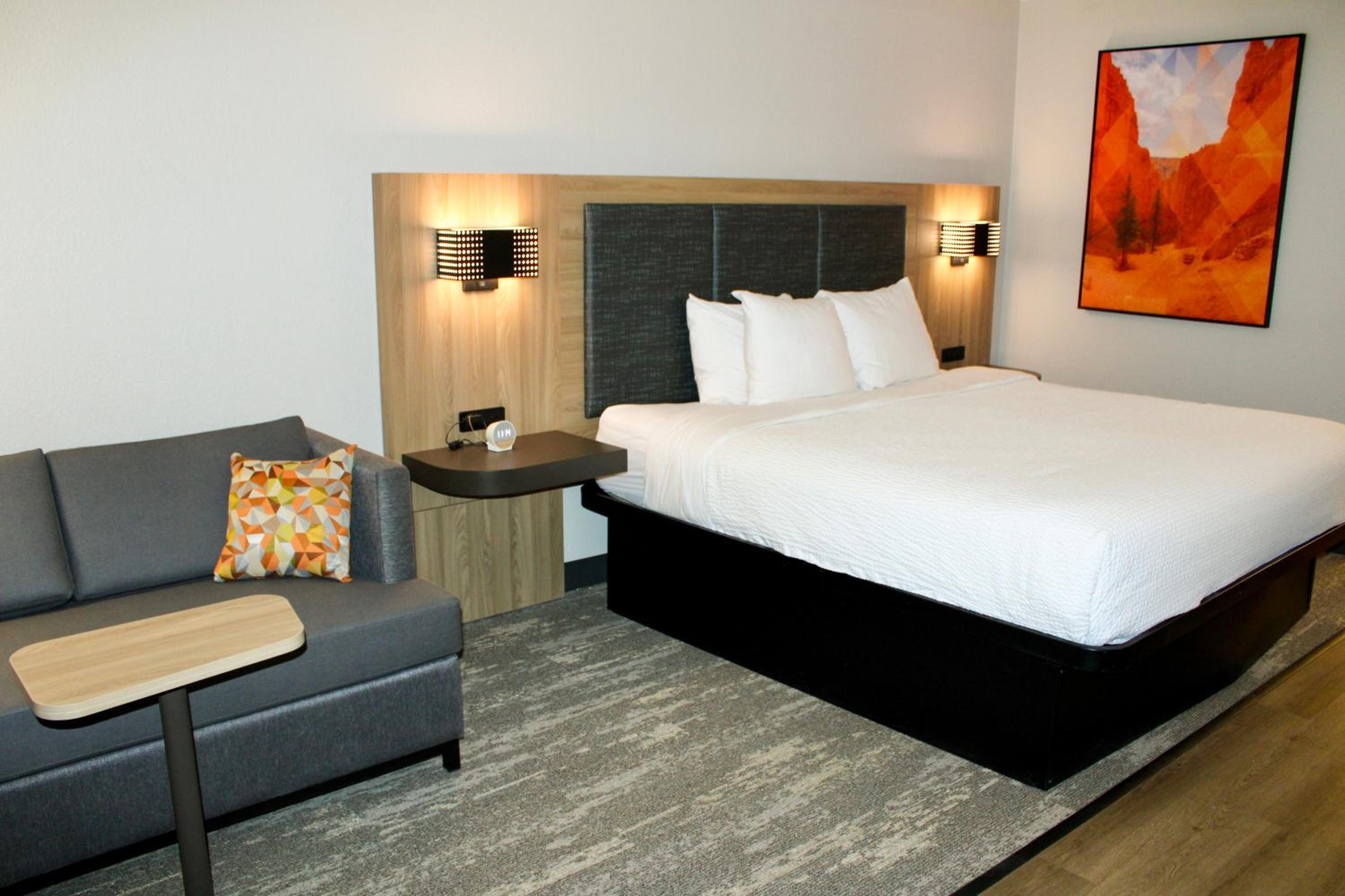 Family Suite - Non Smoking - Photo 3