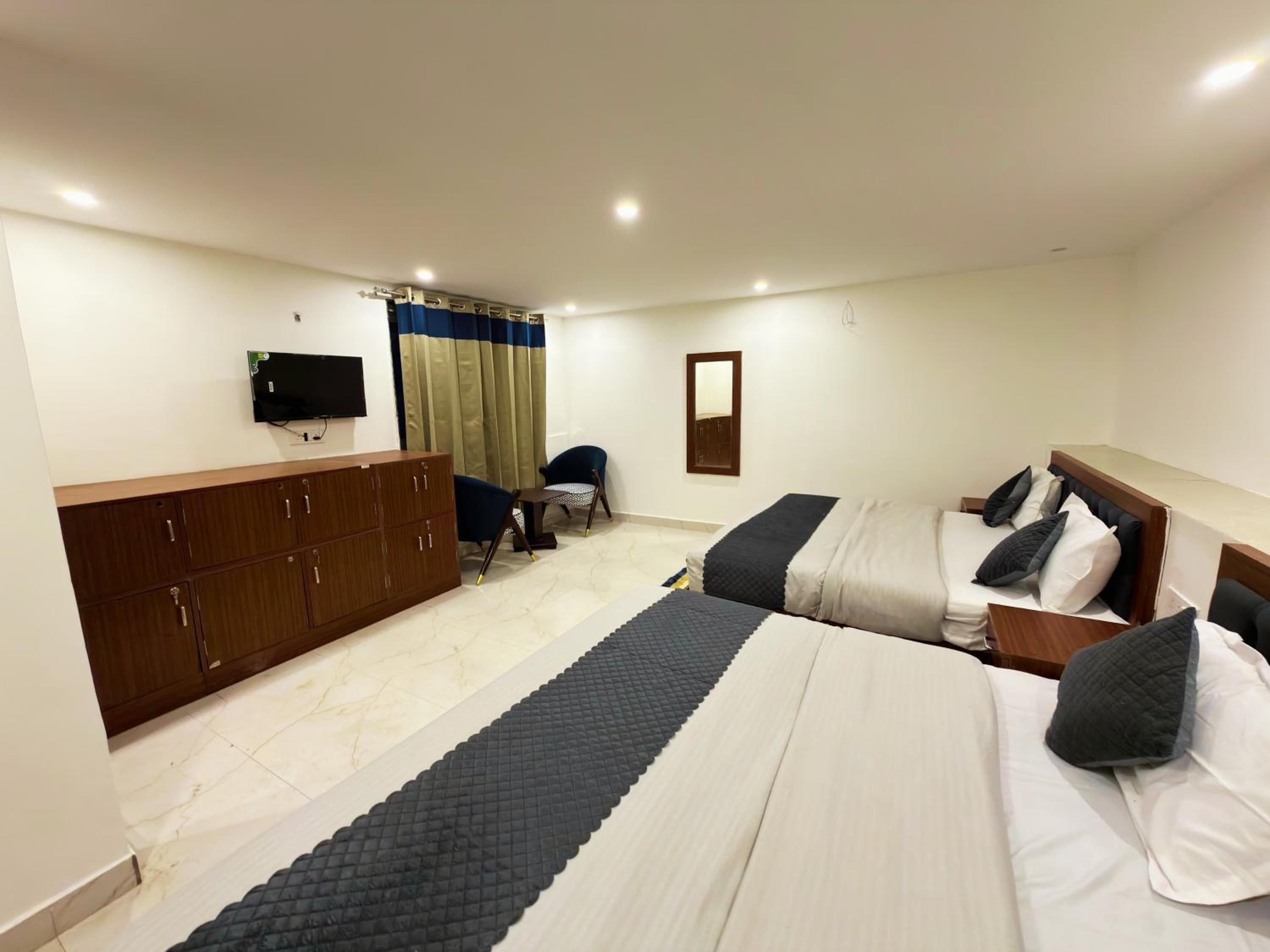 Deluxe Queen Room with Two Queen Beds