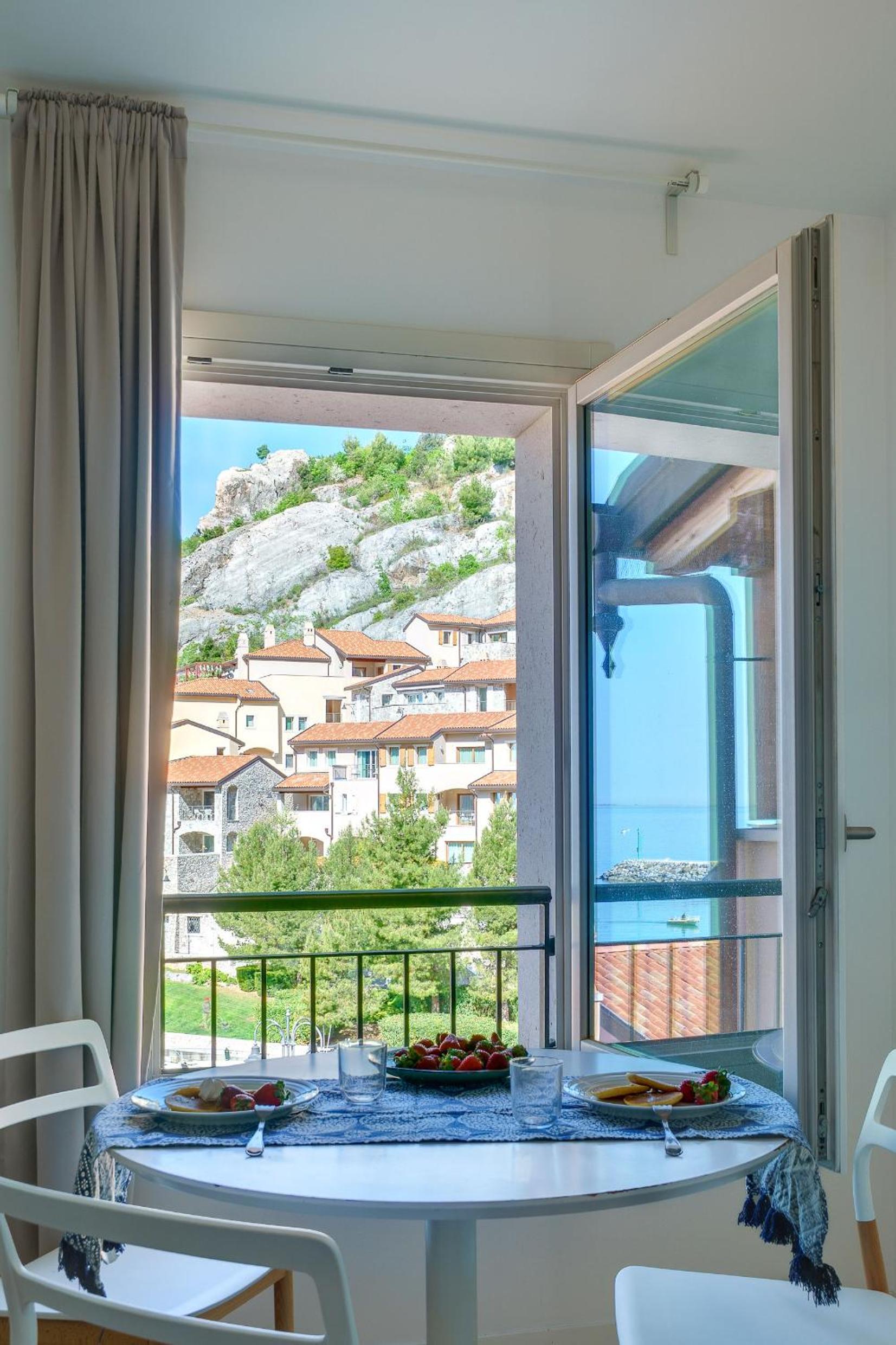 Studio with Sea View photo 1