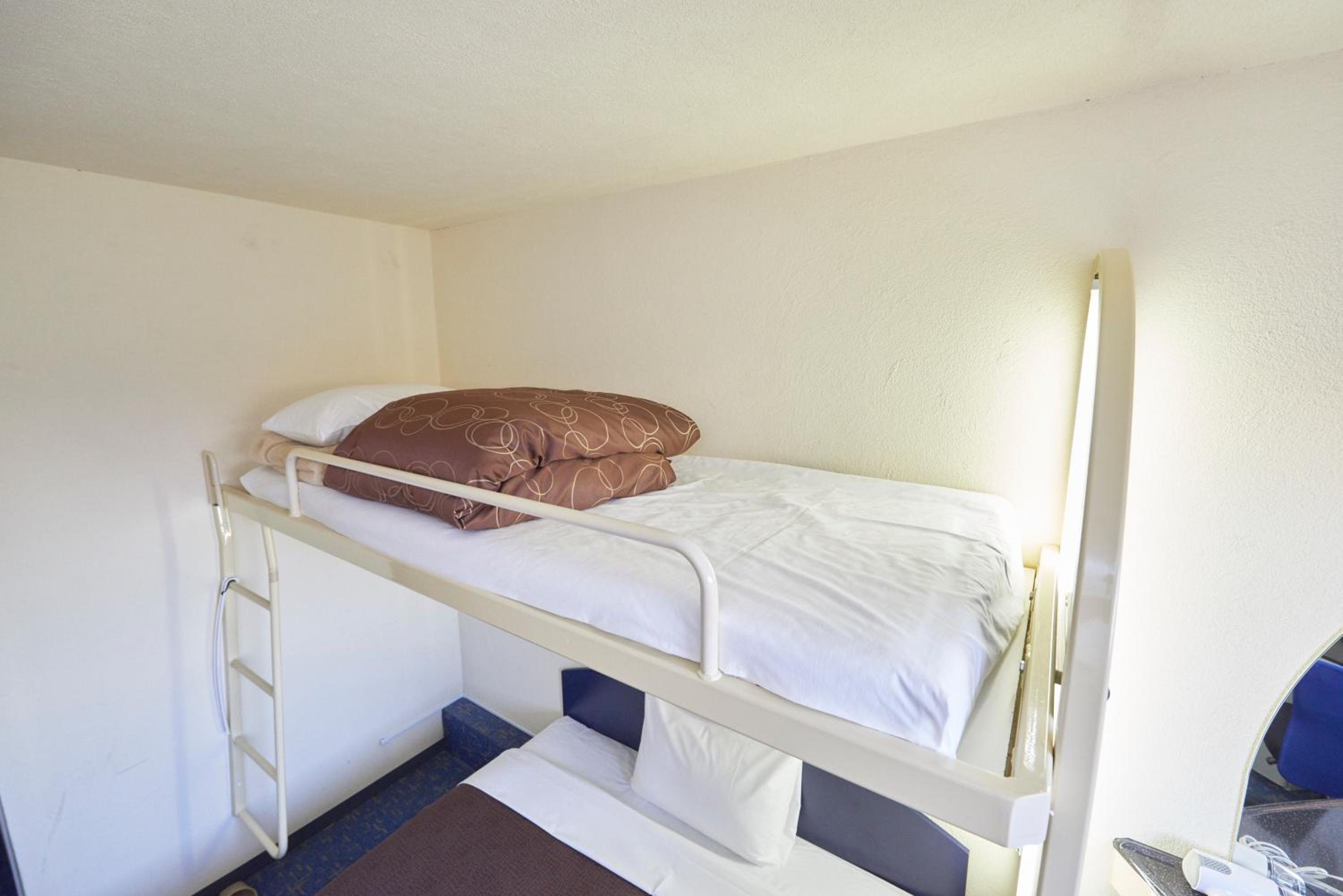Double Room with Loft Bed - Smoking  - Photo 10