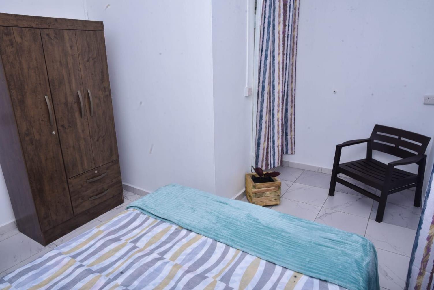 Deluxe Double Room (2 Adults + 1 Child) photo 2