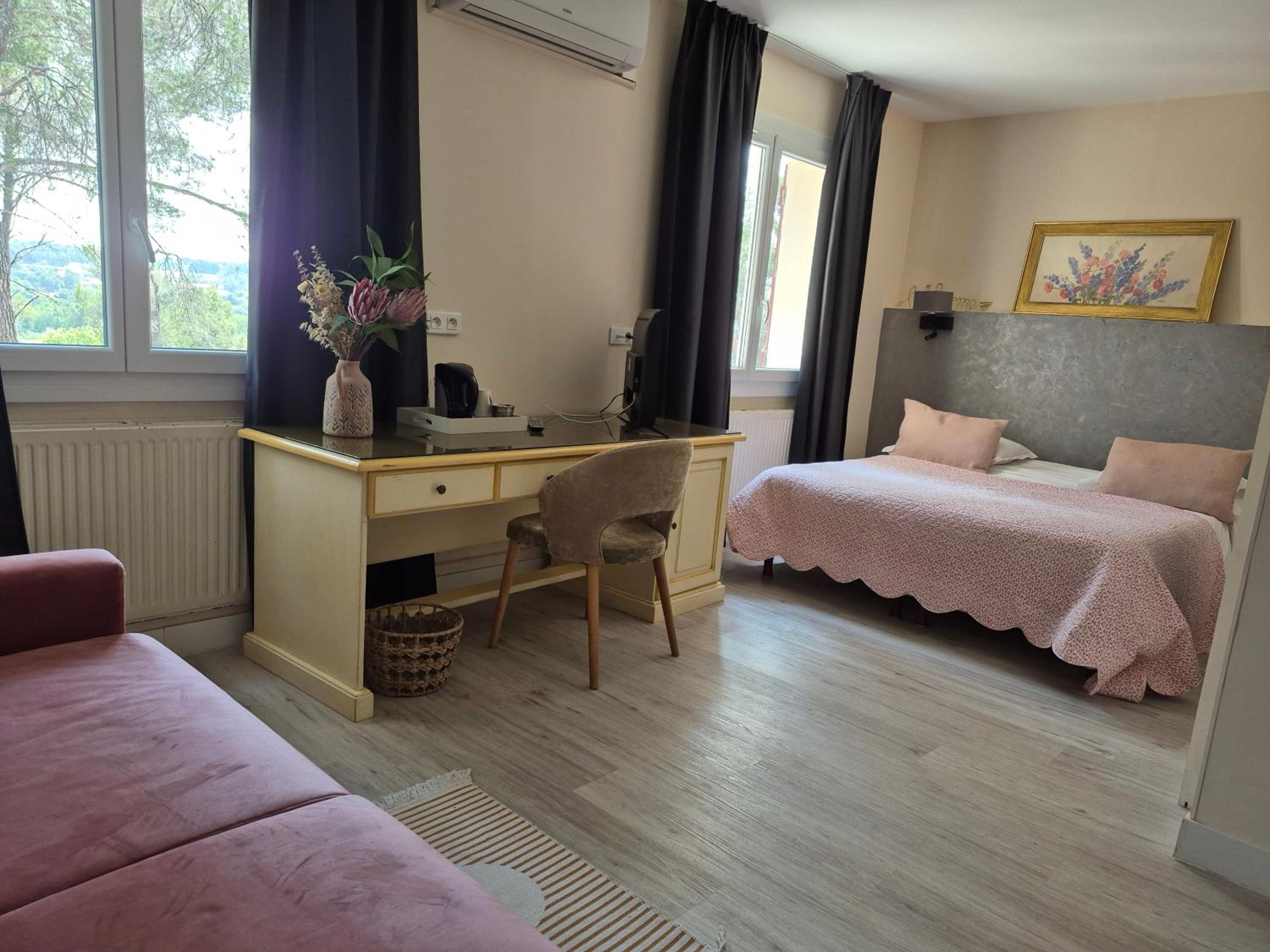 Superior Quadruple Room - Photo 1