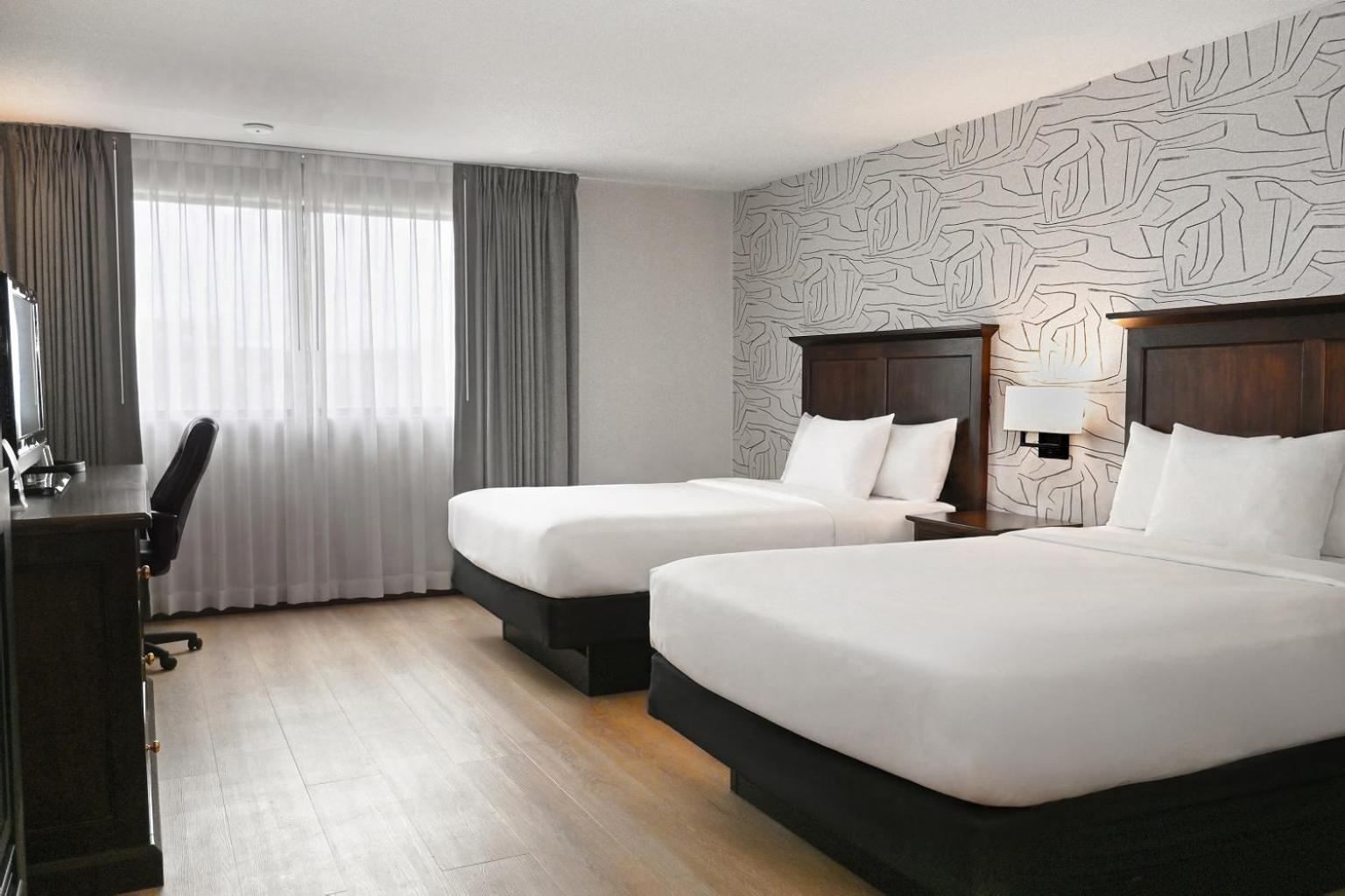 Traditional 2 Queen Beds - Photo 4