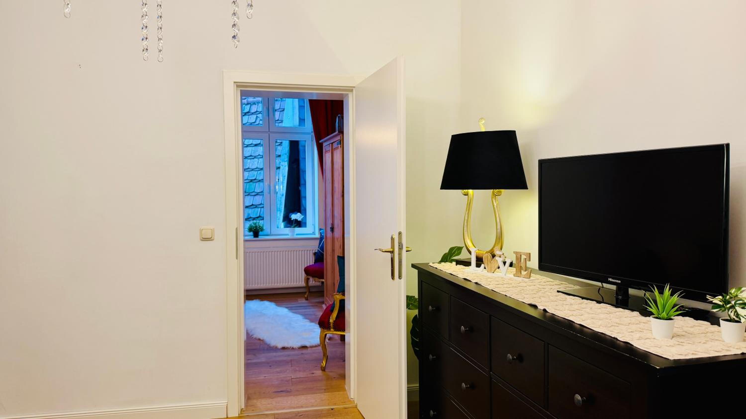 One-Bedroom Apartment with City View photo 2