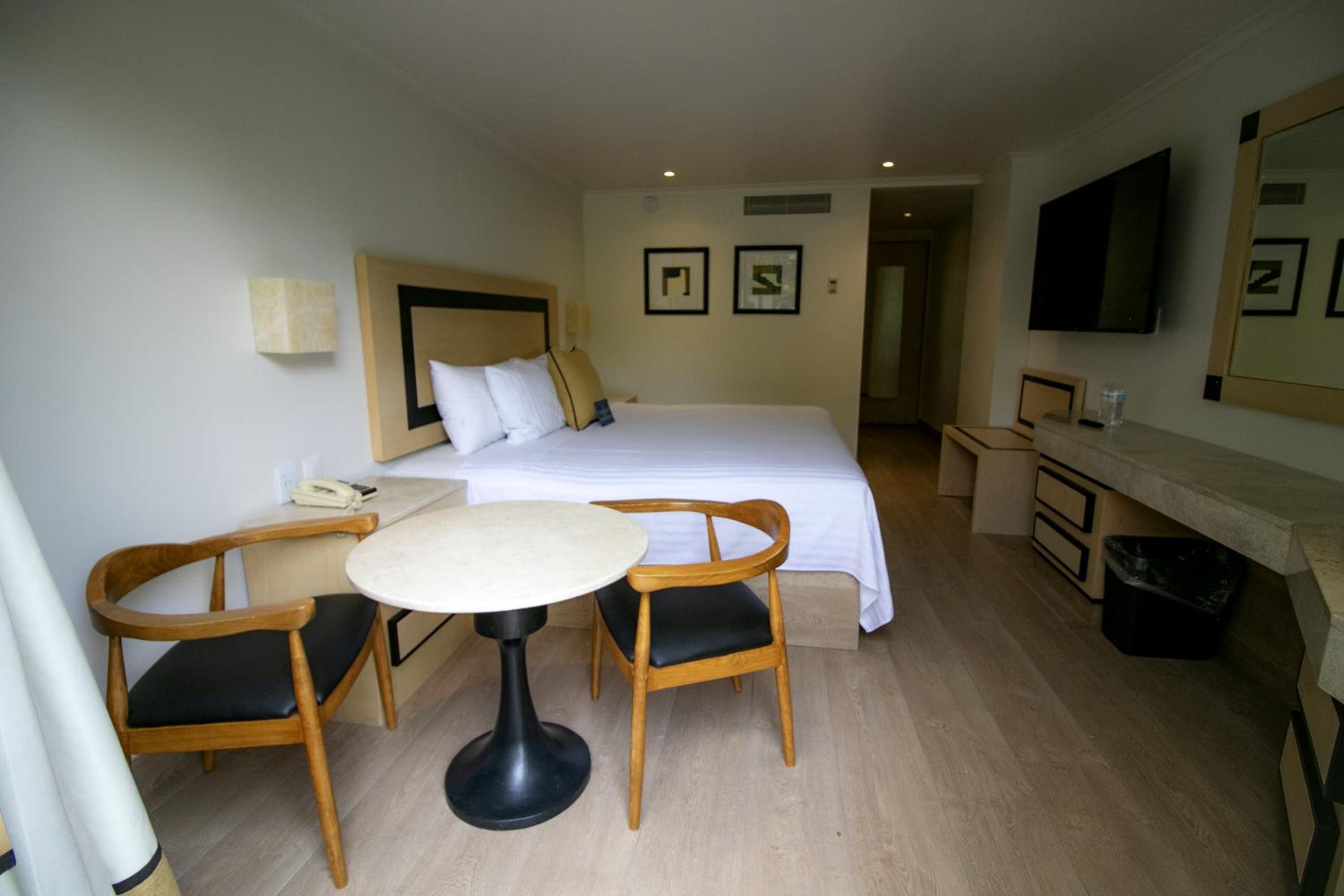 Deluxe Double Room with Two Double Beds photo 3