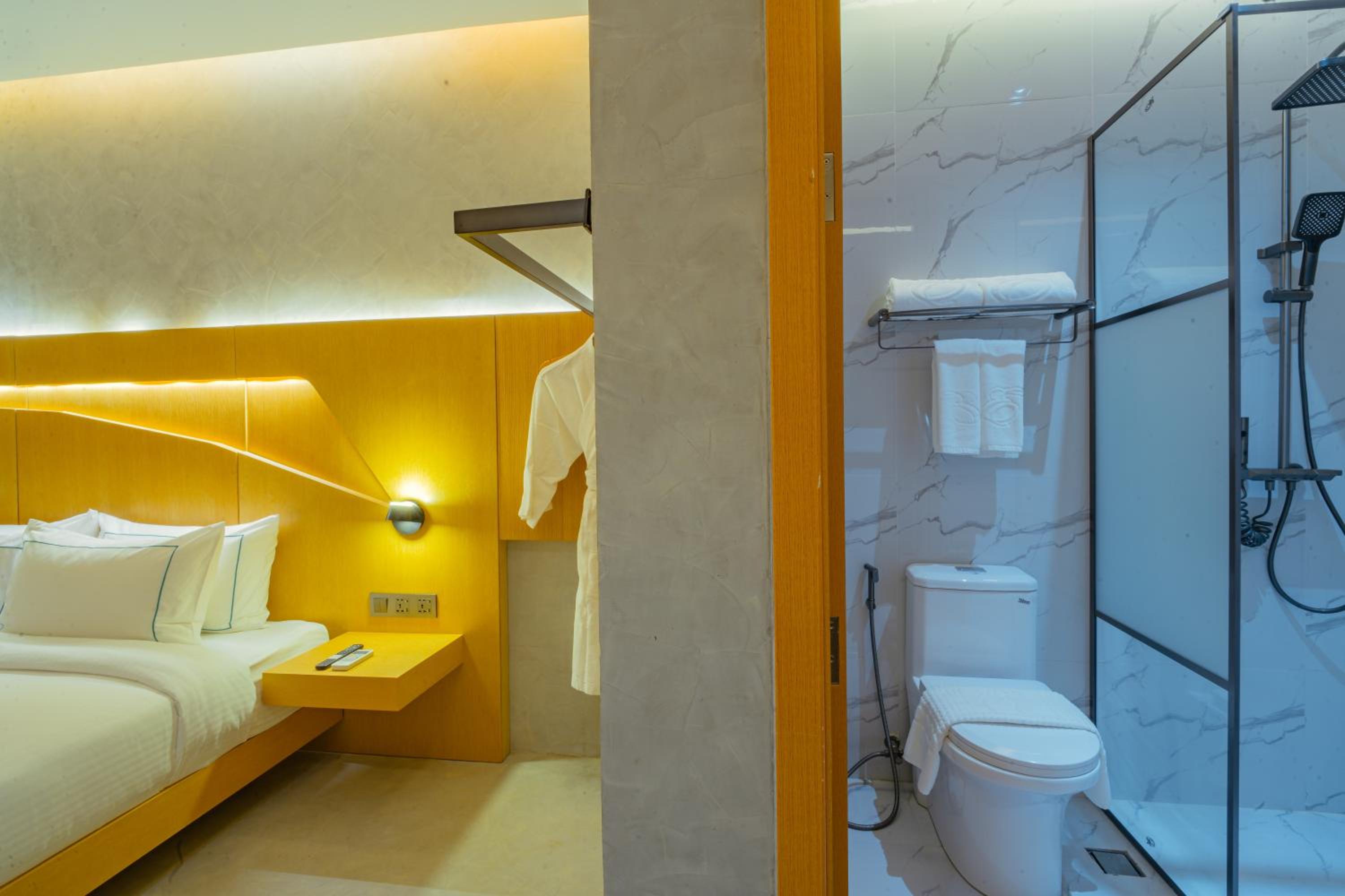 Suite with Pool View photo 1