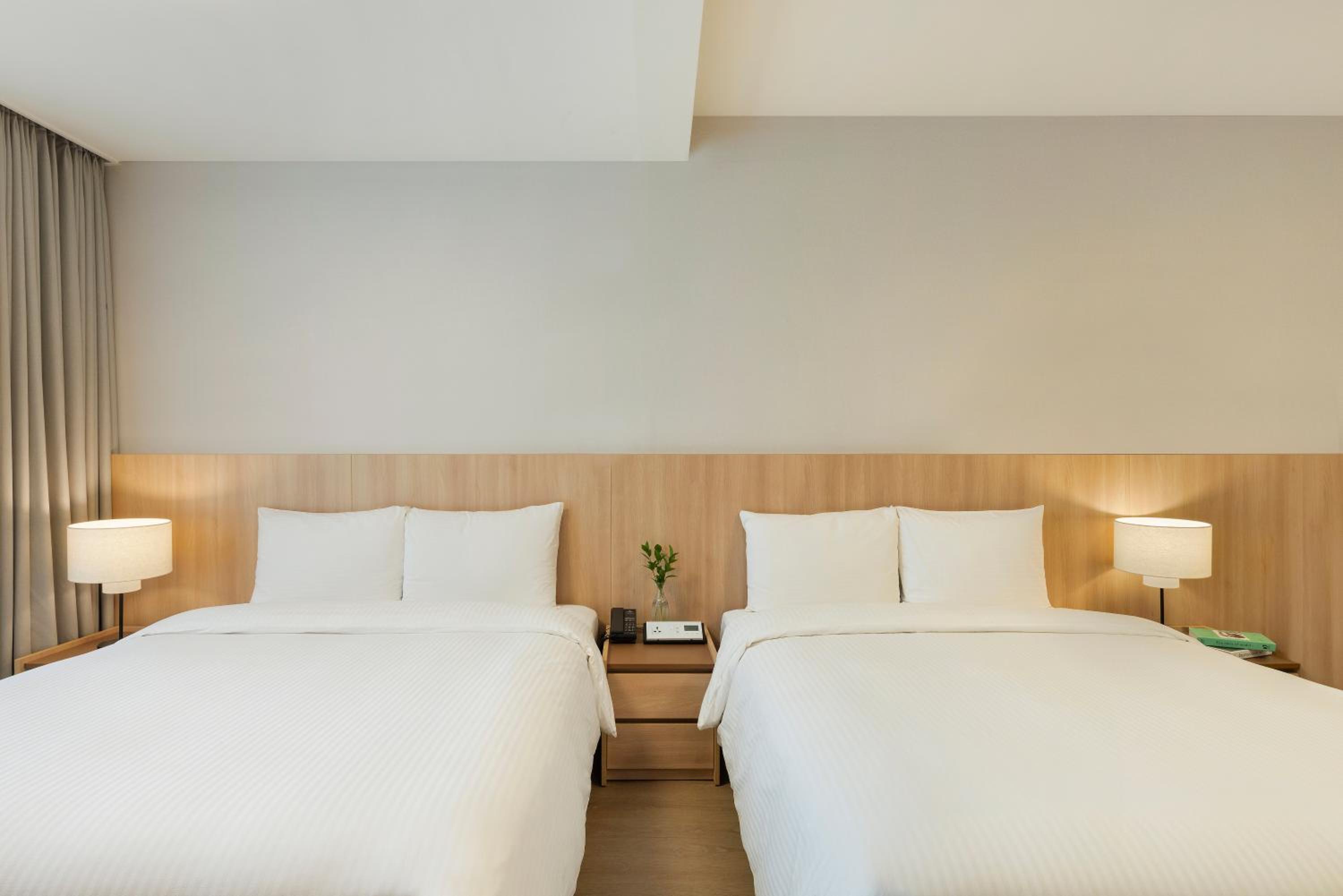 Deluxe Queen Room with Two Queen Beds photo 3