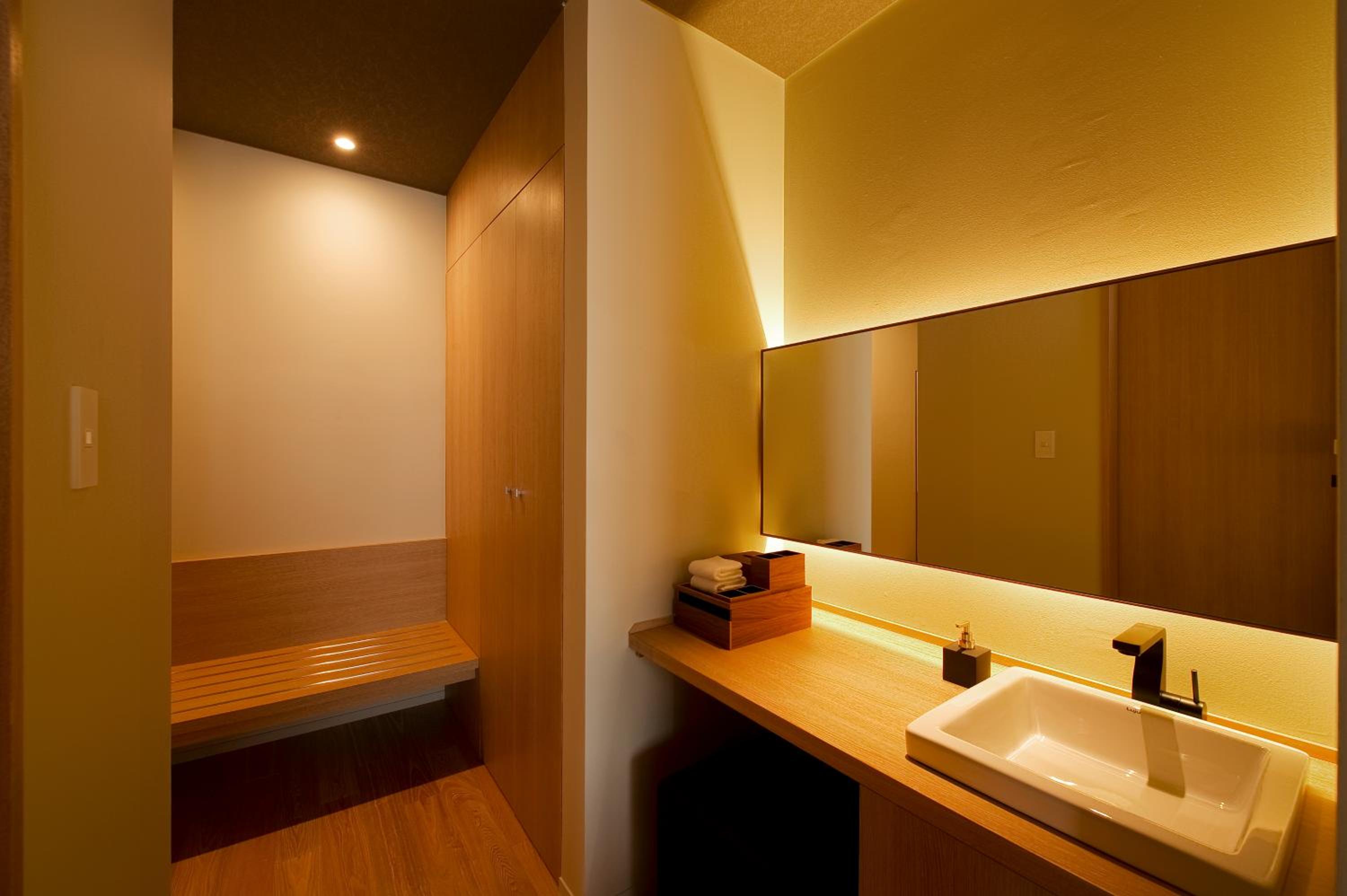 Suite Annex thumbnail 5