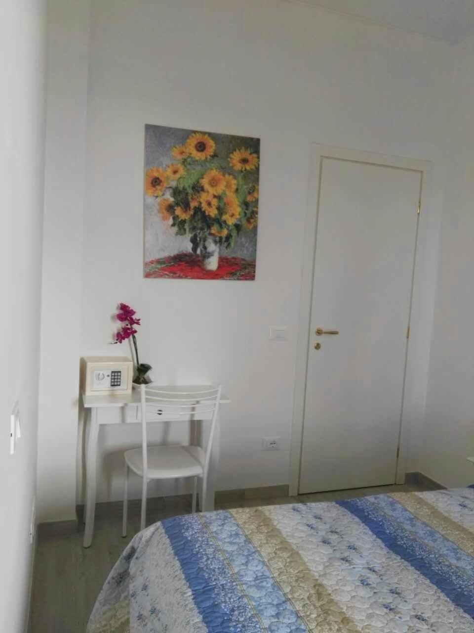 Superior Single Room with Private Bathroom photo 2