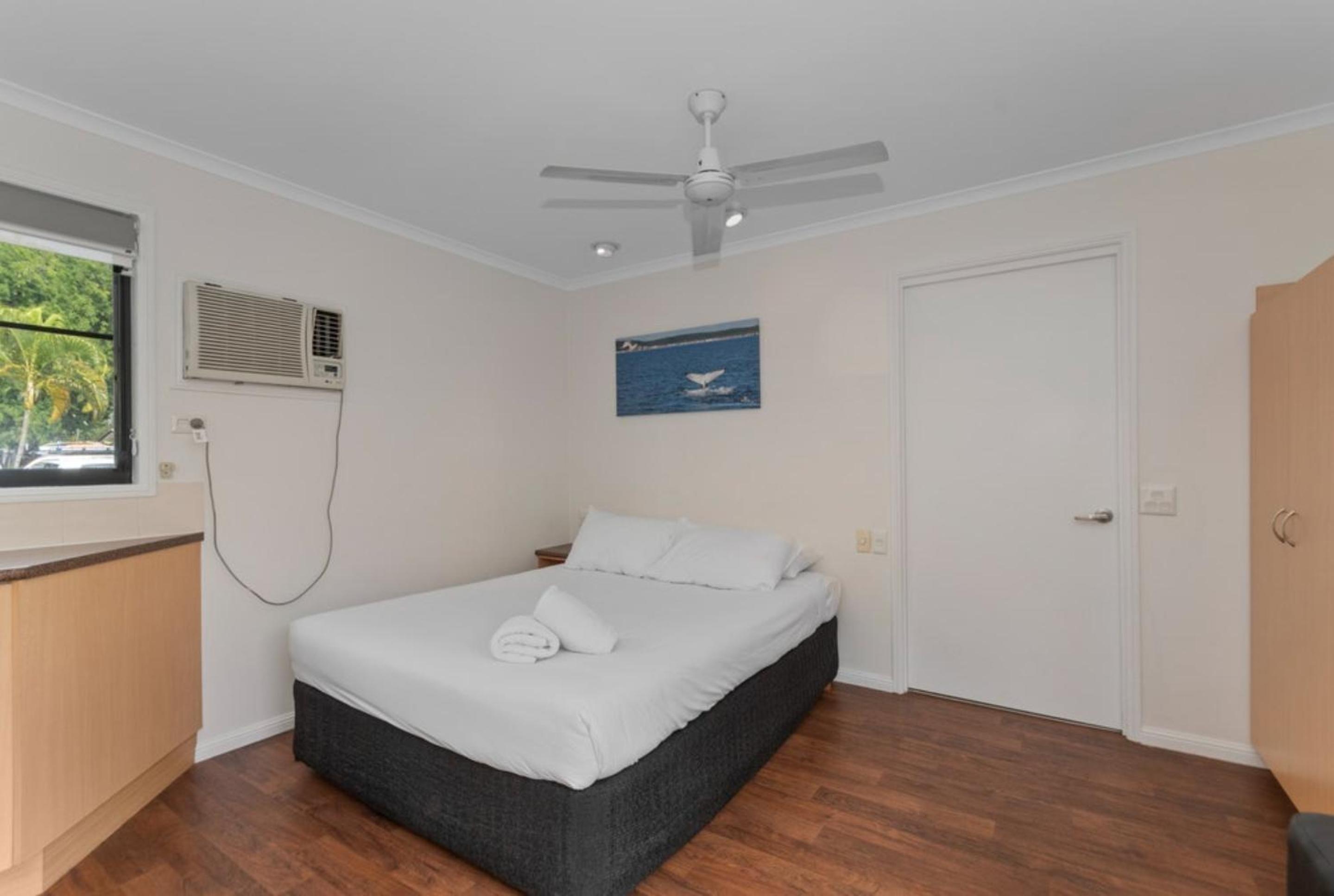 Standard Access Cabin - Sleeps 3 photo 1