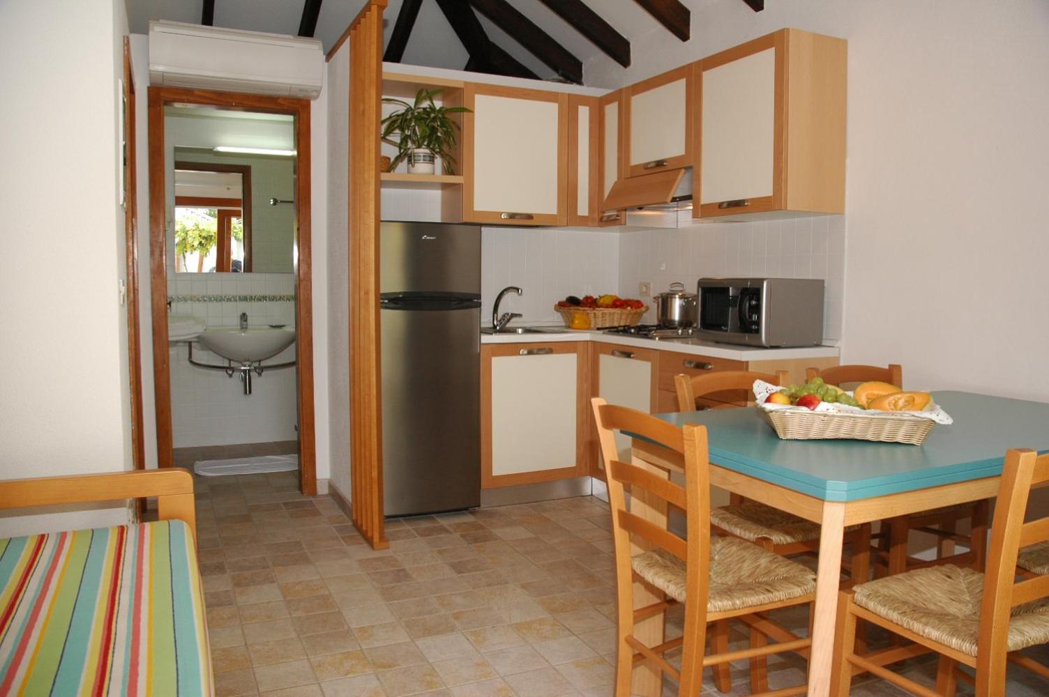 Superior Bungalow - Photo 7