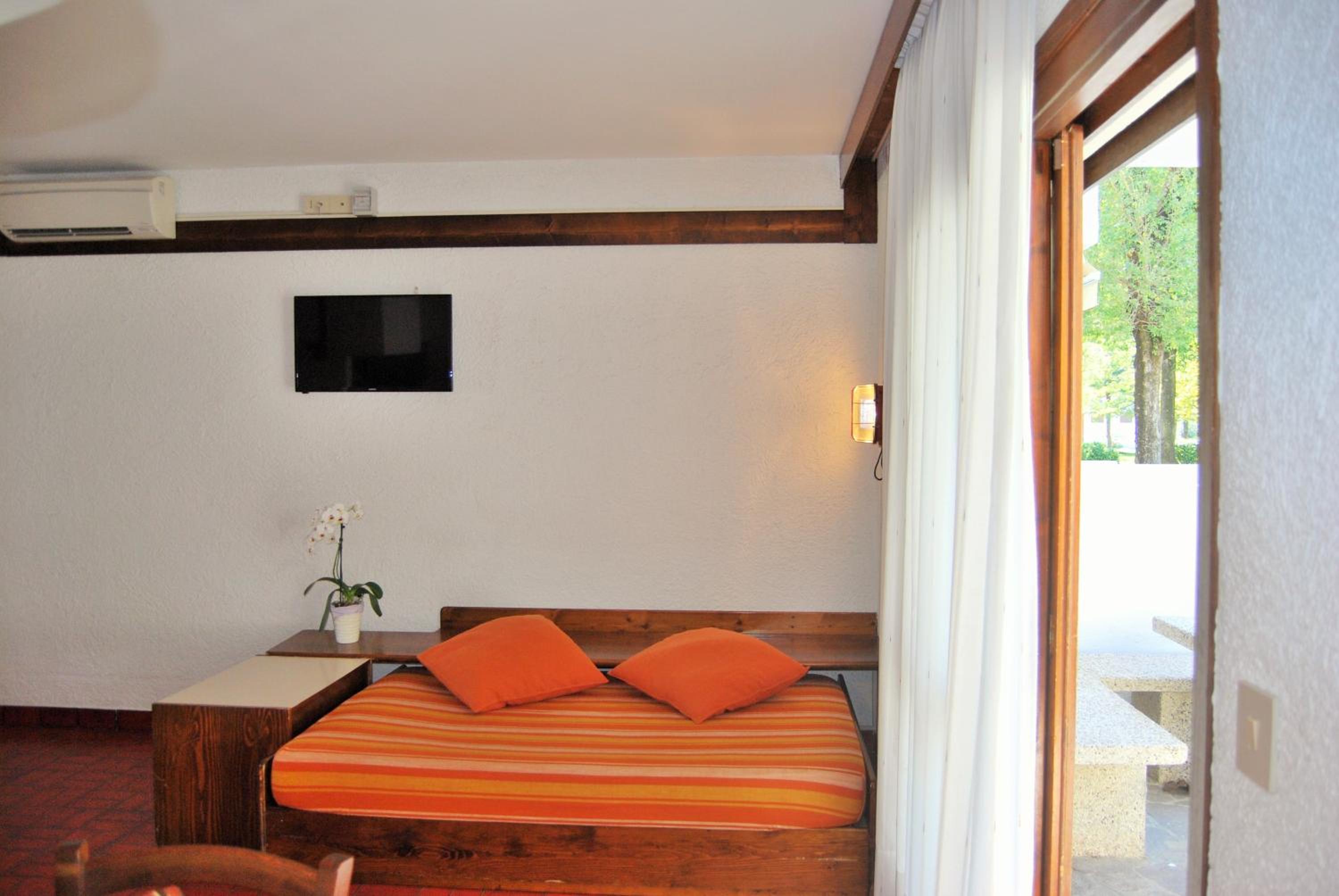 Economy One-bedroom Apartment with Private Garden - Photo 6