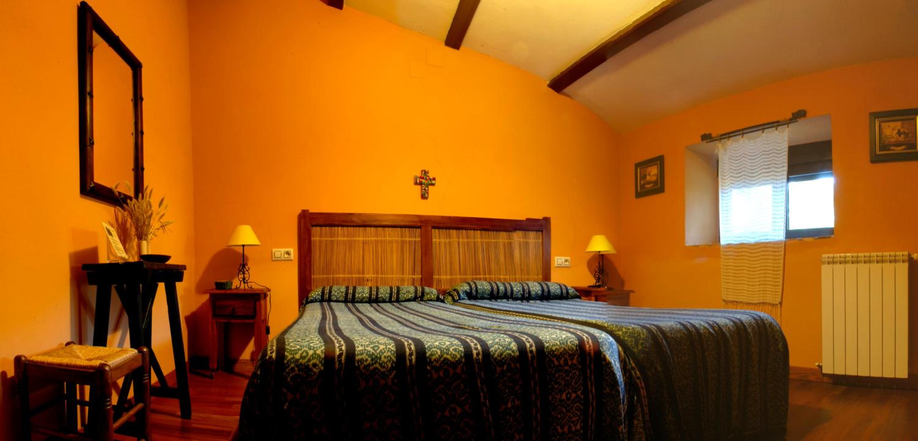 Five-Bedroom House photo 2