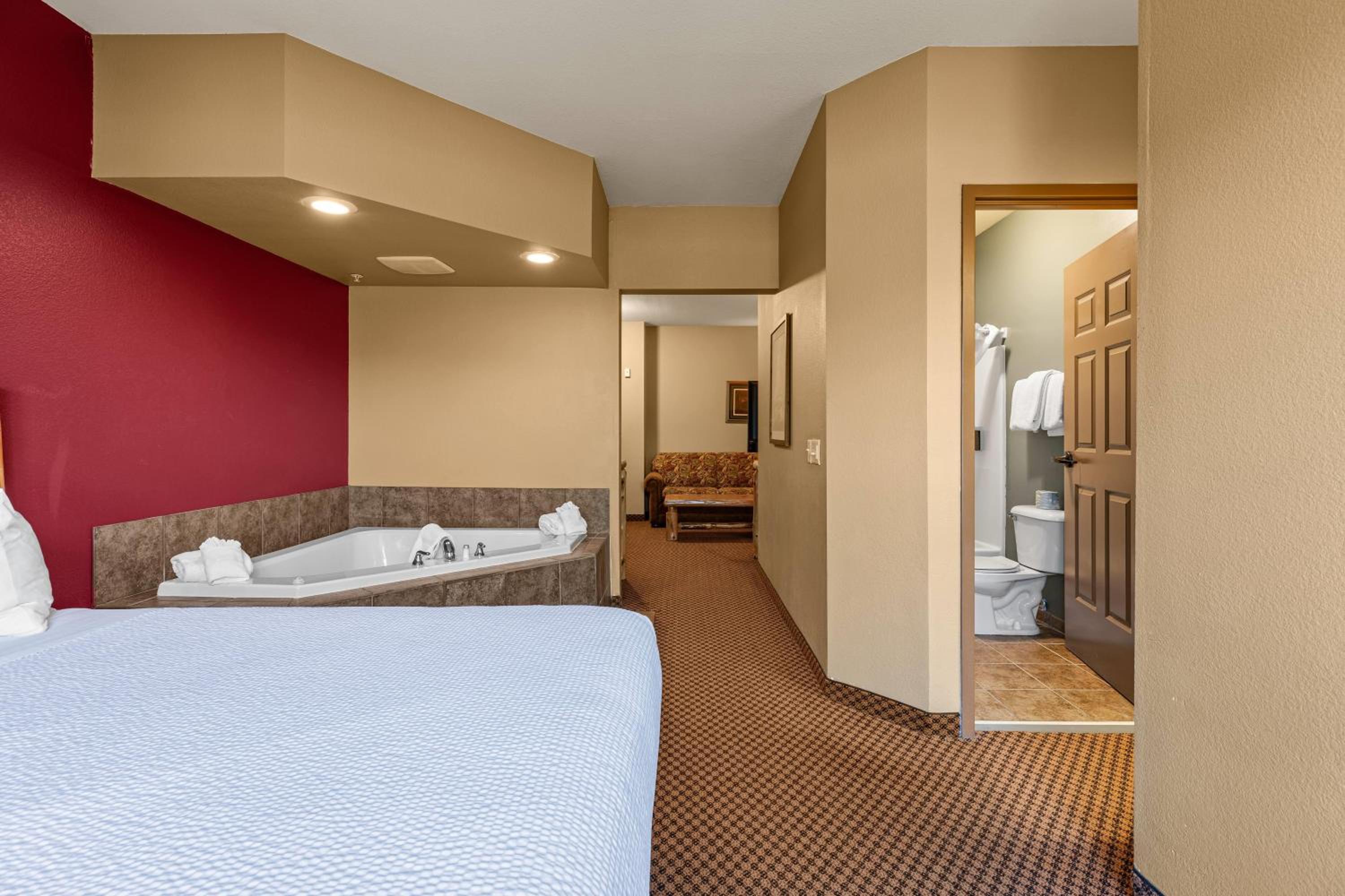 King Suite with Jetted Tub and Patio - Non-Smoking - Photo 5