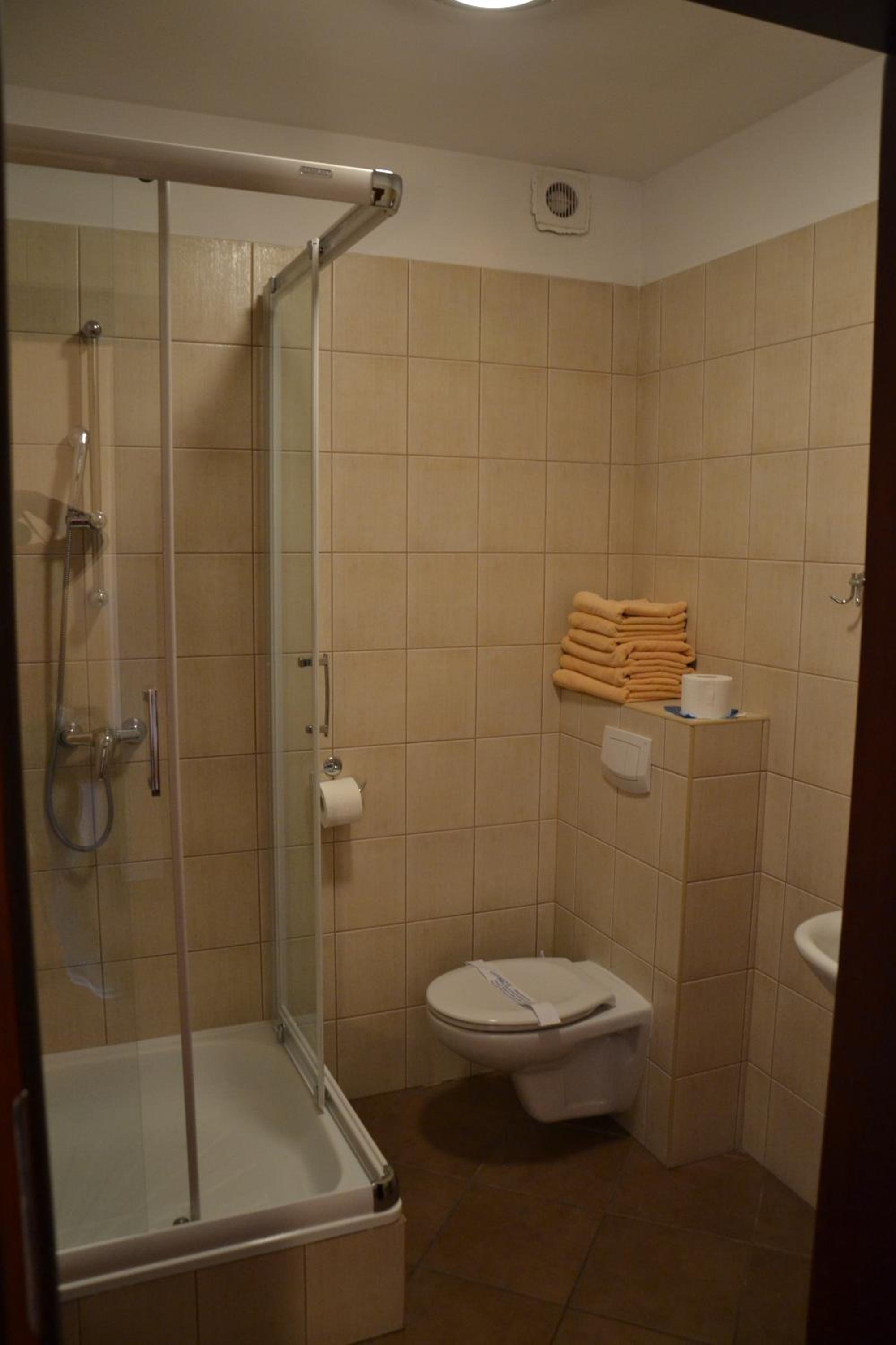 Double Room - Photo 7