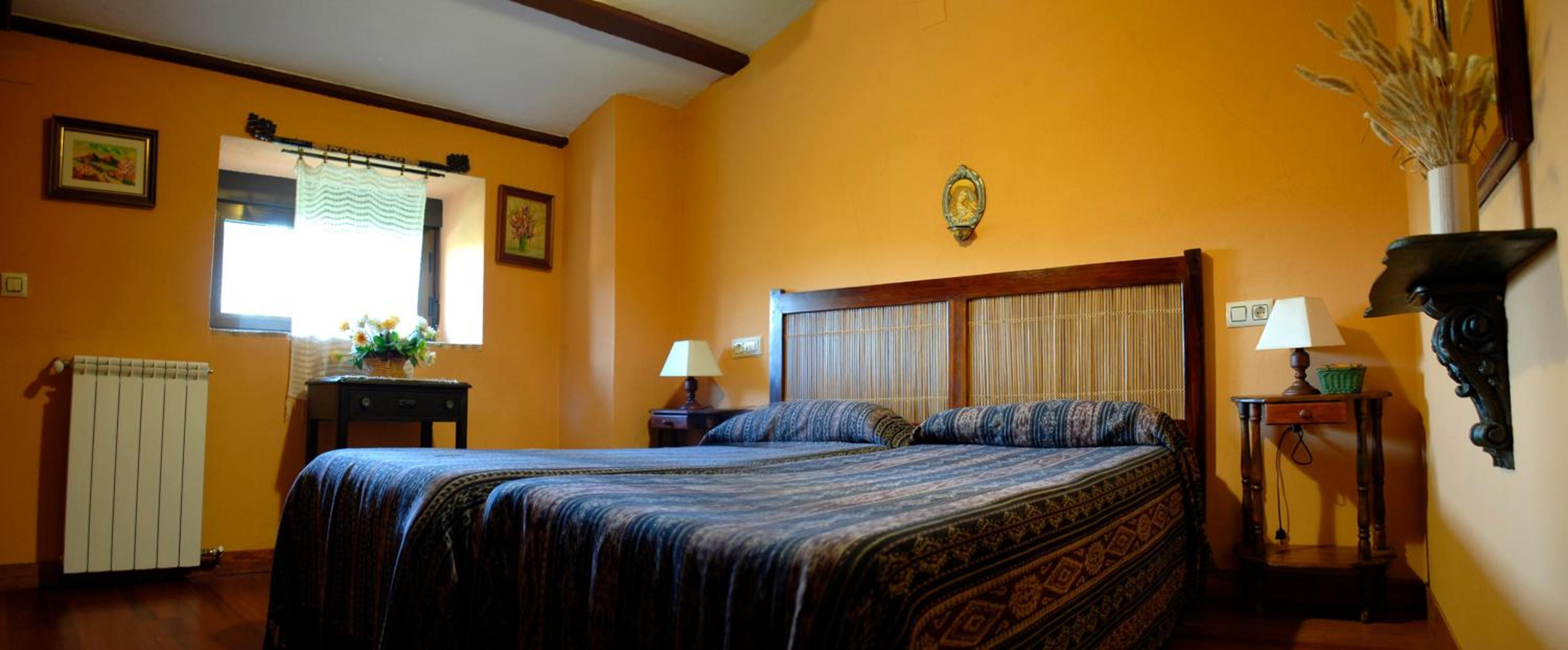Five-Bedroom House photo 1