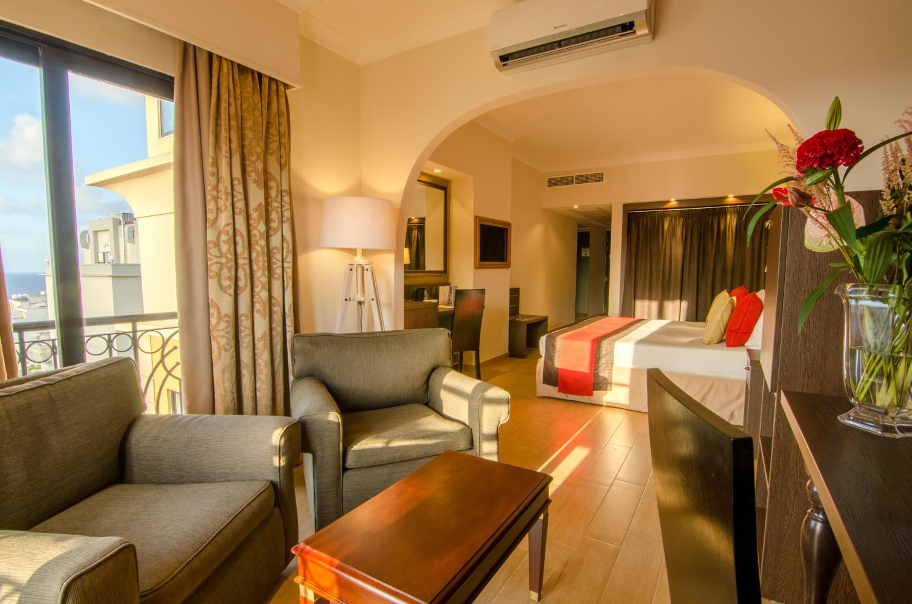 Deluxe Suite