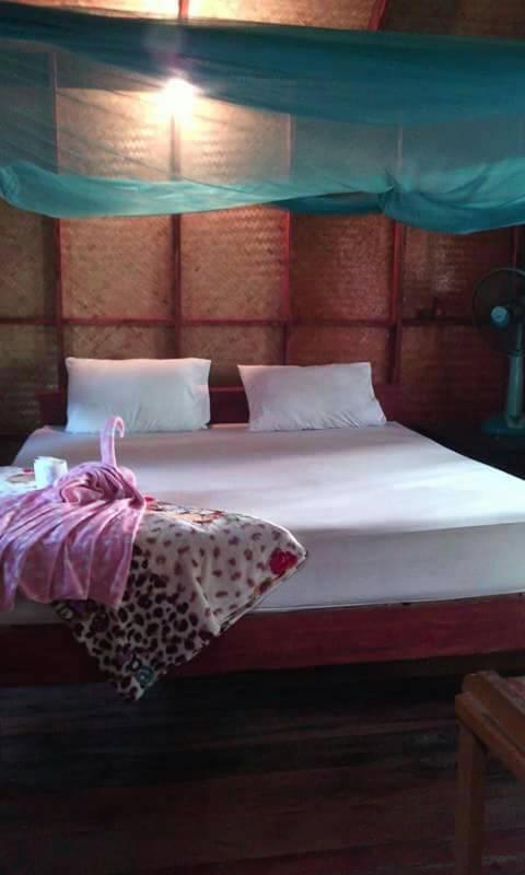 Standard Bungalow with Fan photo 1