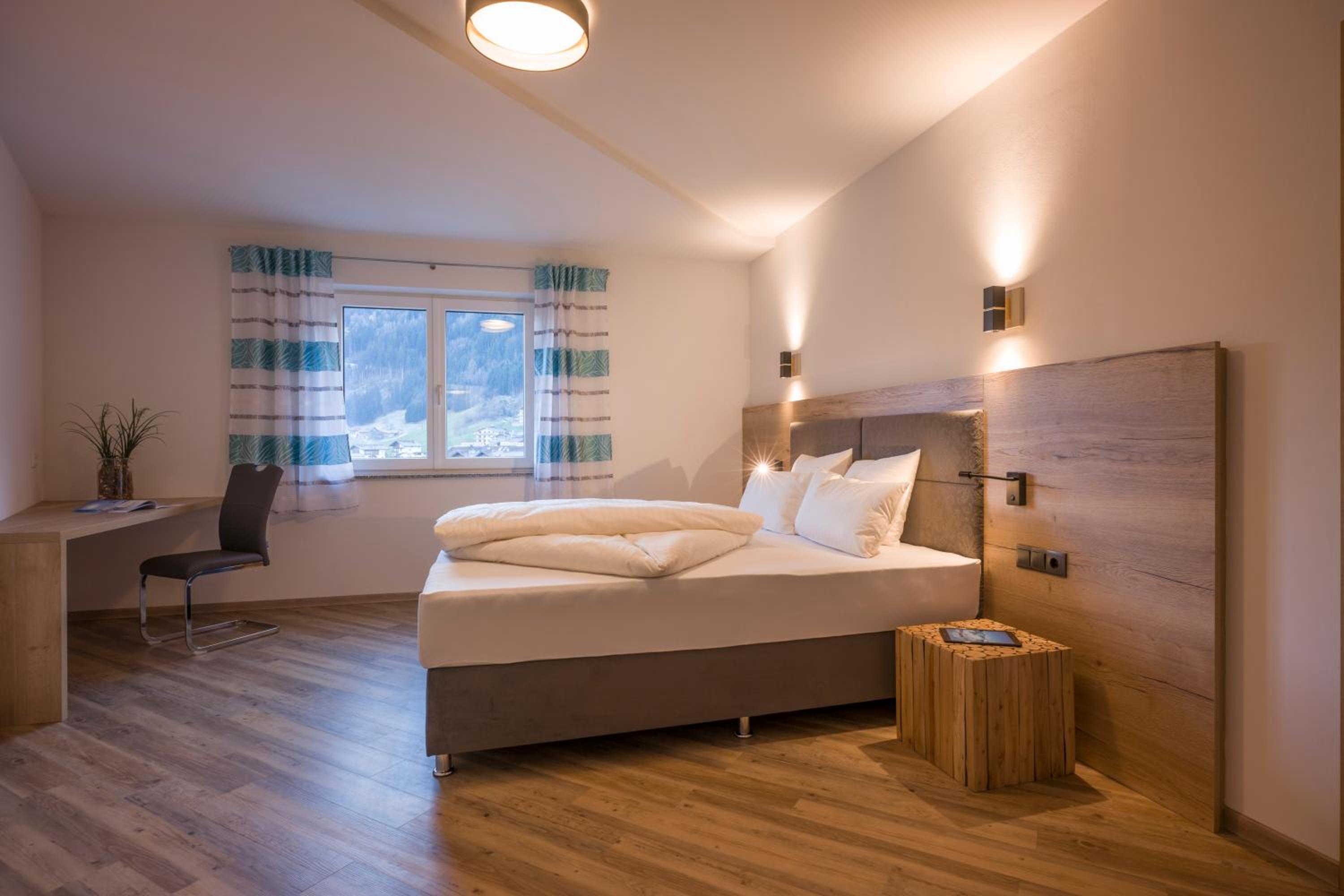 Two-Bedroom Apartment (Mountain Deluxe) photo 1