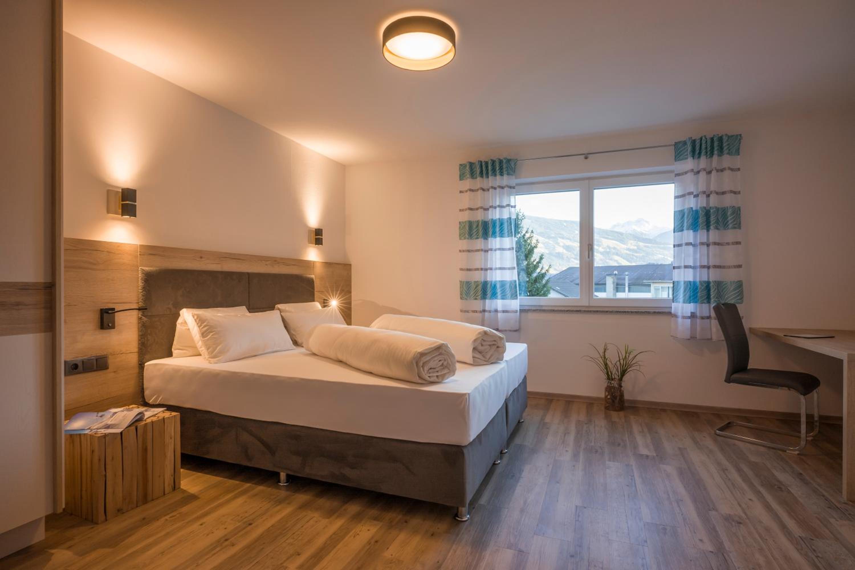 Two-Bedroom Apartment (Mountain Deluxe) photo 3