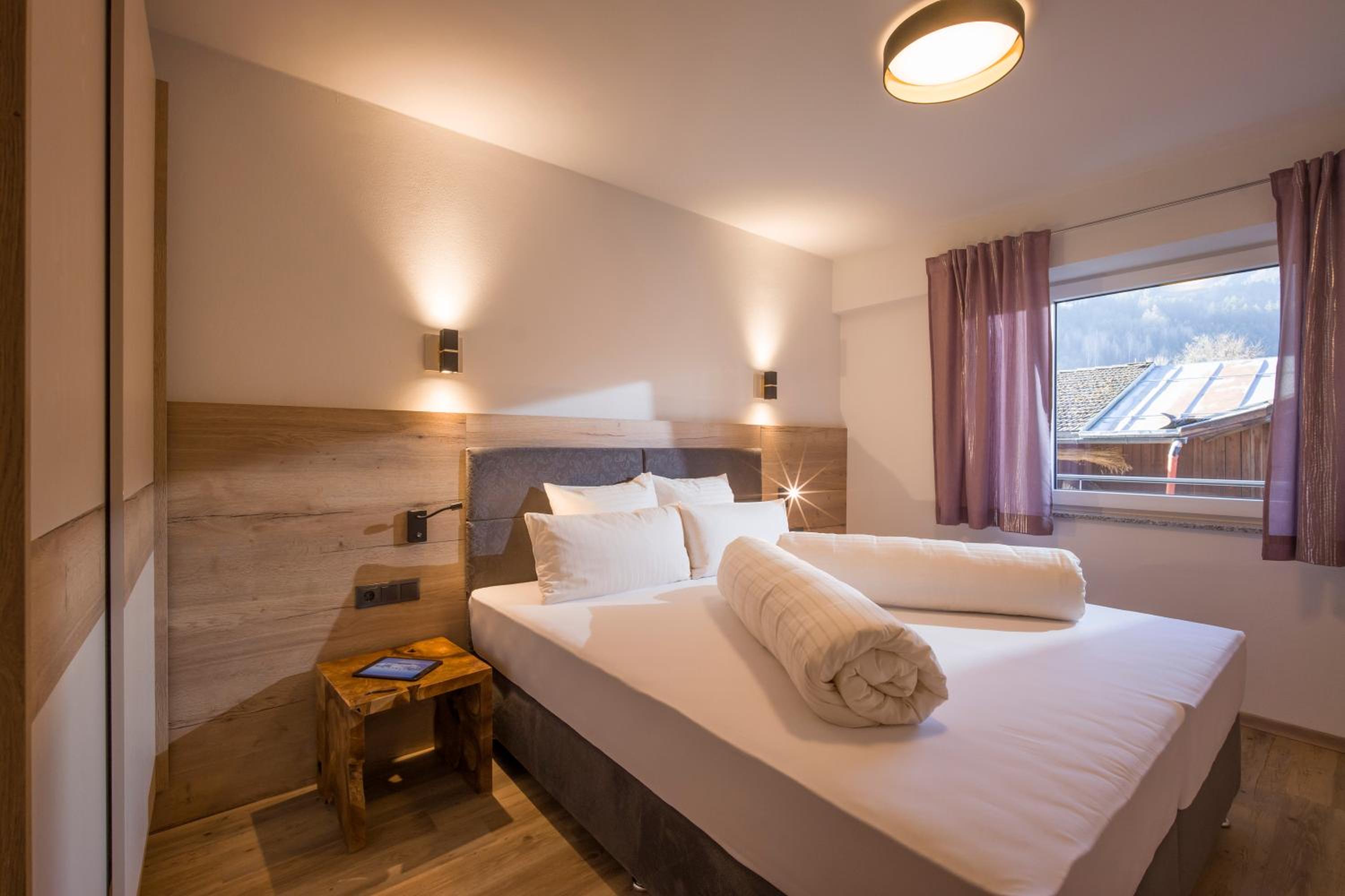 Two-Bedroom Apartment with Balcony (Kristall)