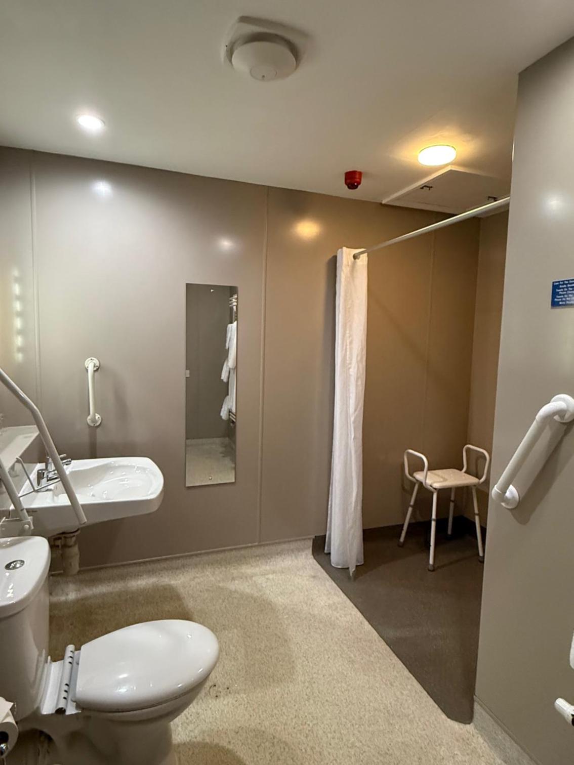 Double Room - Disability Access photo 1