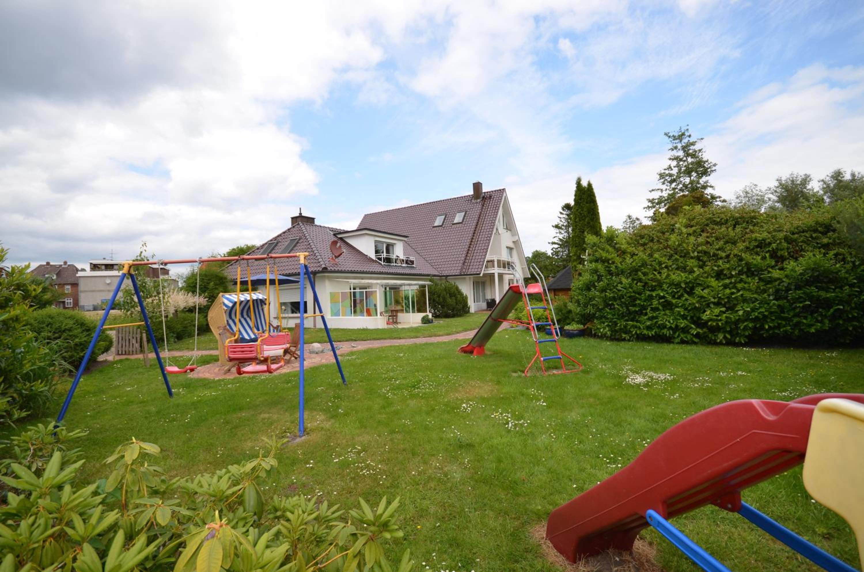 Family Studio - Photo 10