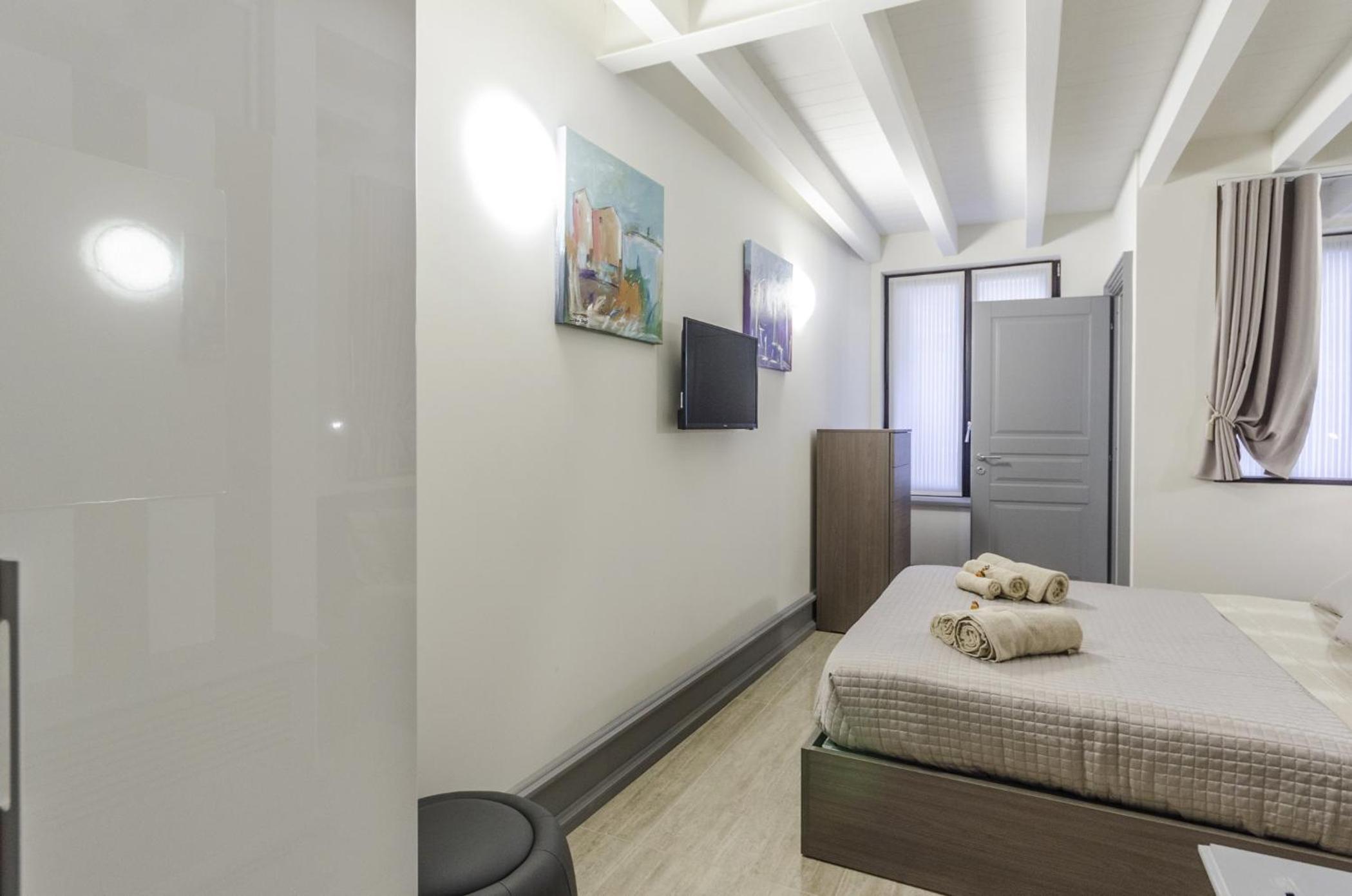 Deluxe Apartment photo 2