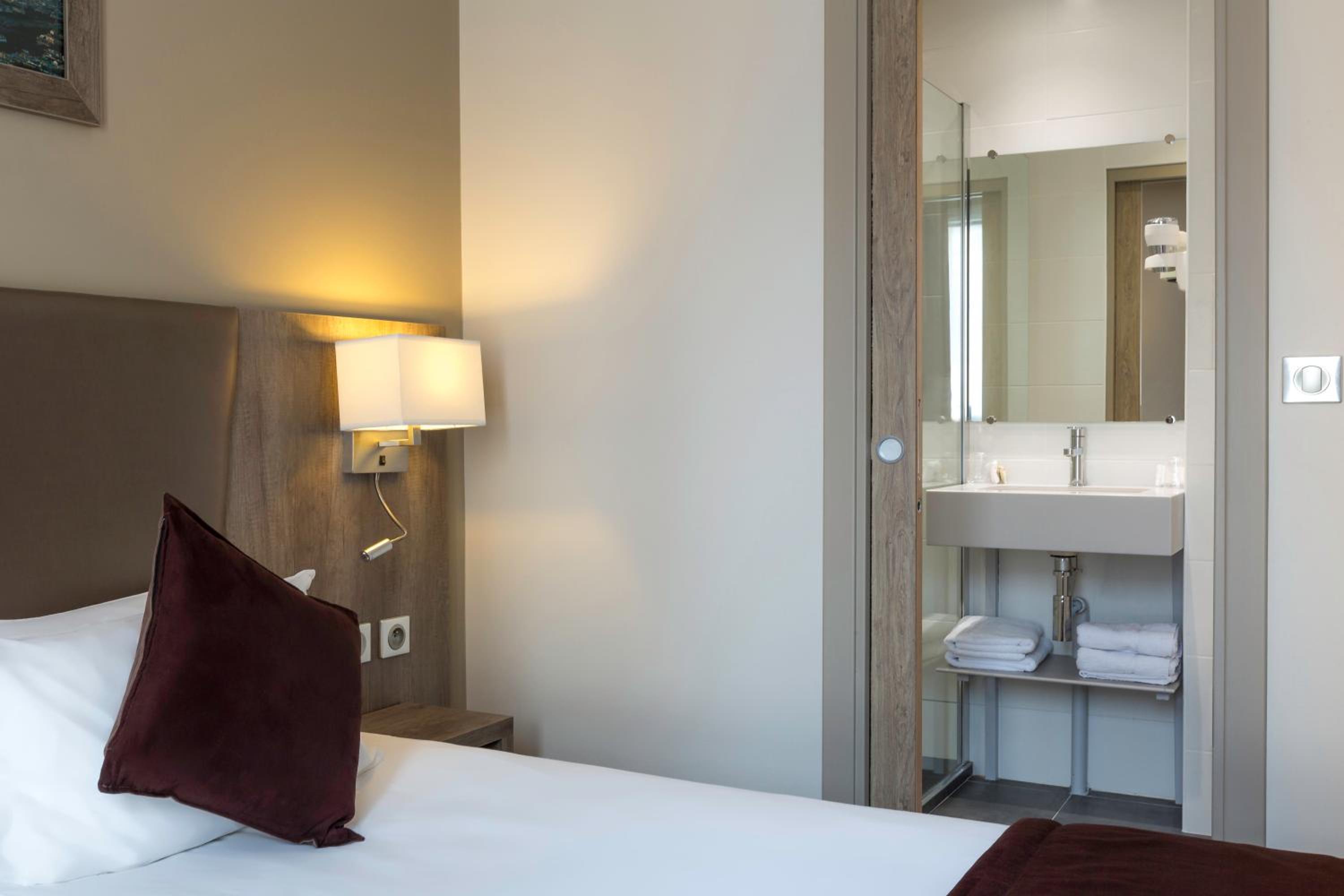 Standard Twin Room photo 3