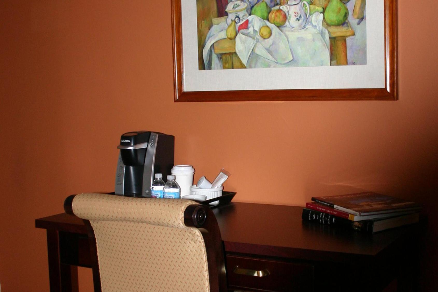 Deluxe Queen Room