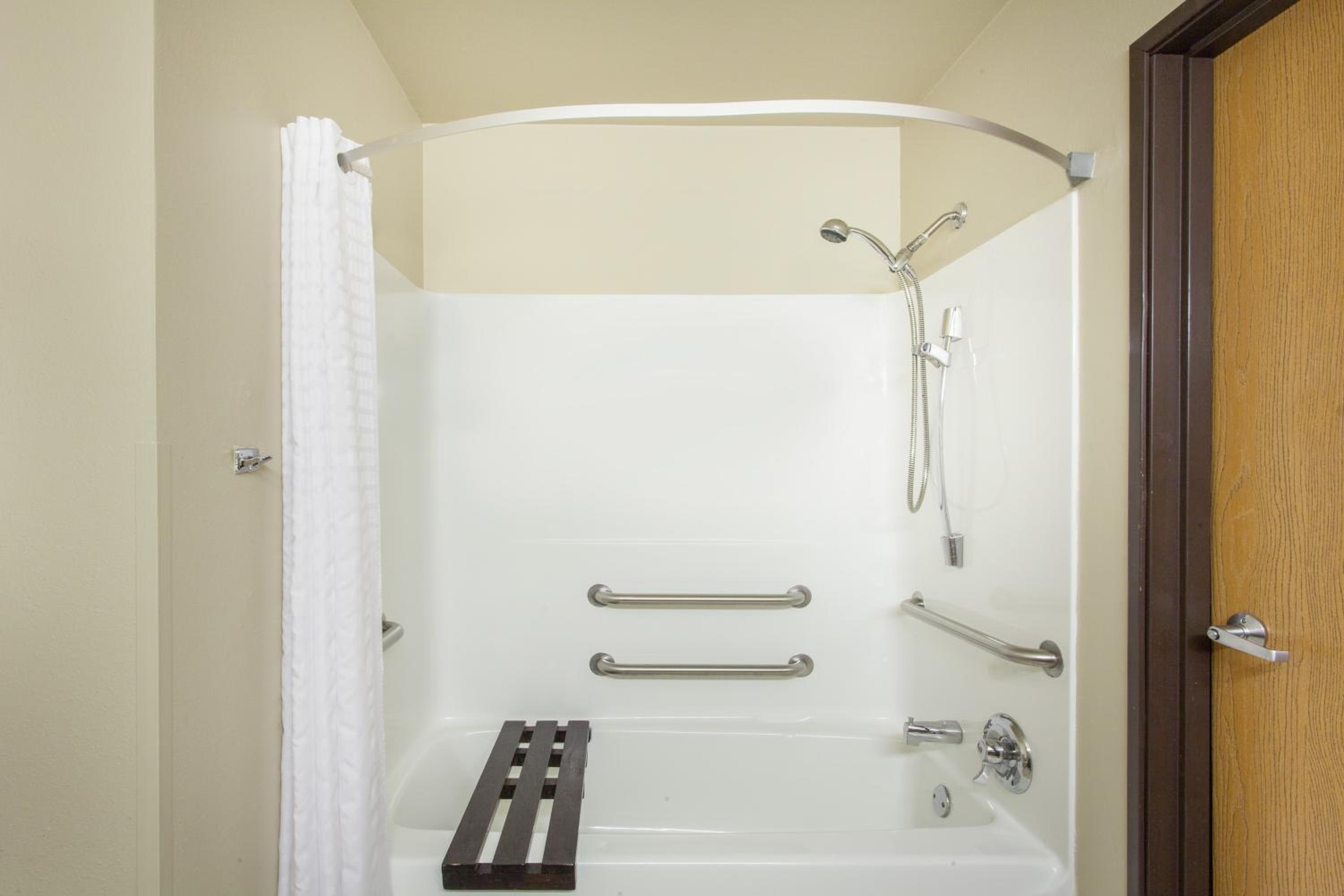 Queen Room - Mobility Access/Non-Smoking - Photo 2