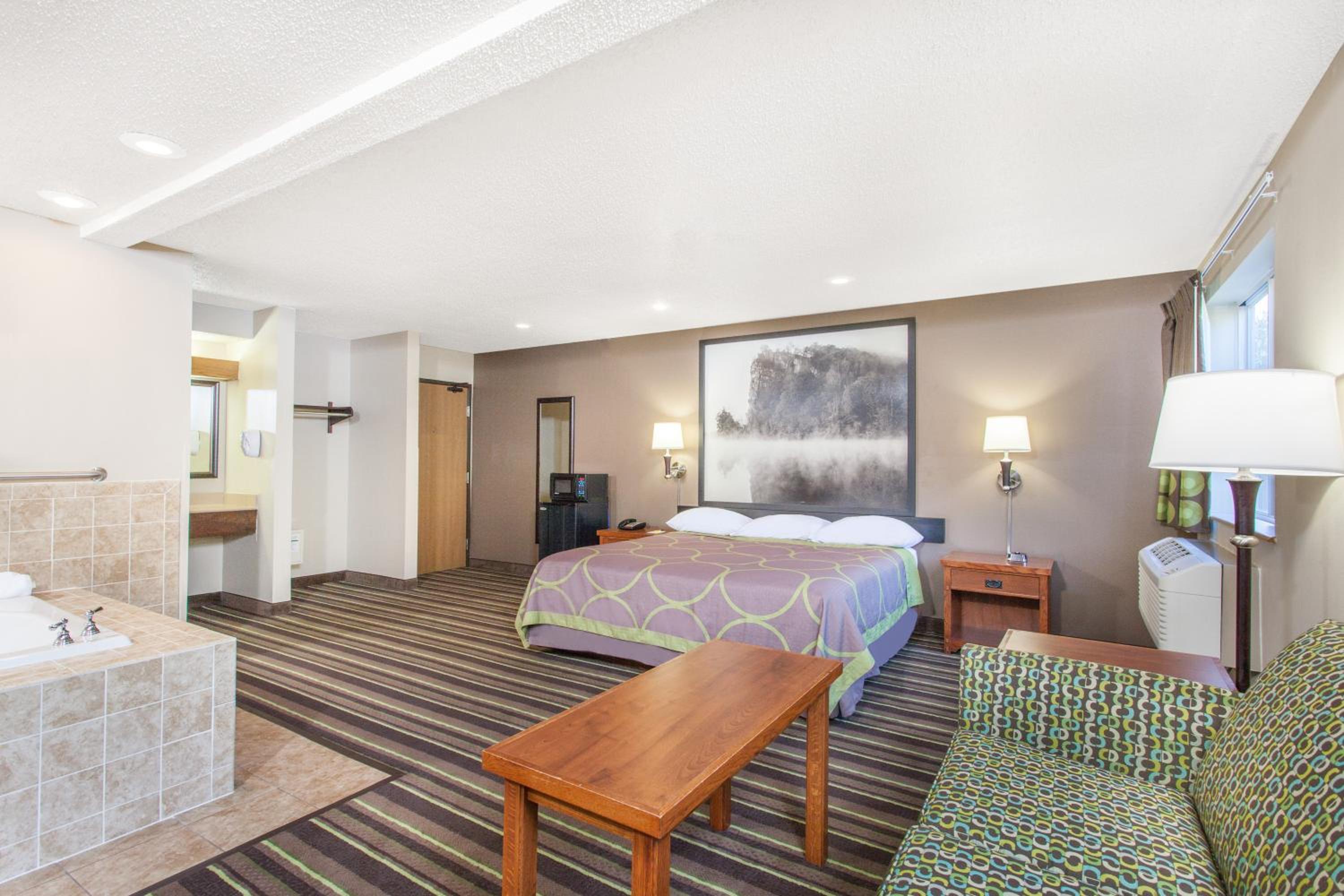 Deluxe King Studio Suite - Non-Smoking - Photo 1