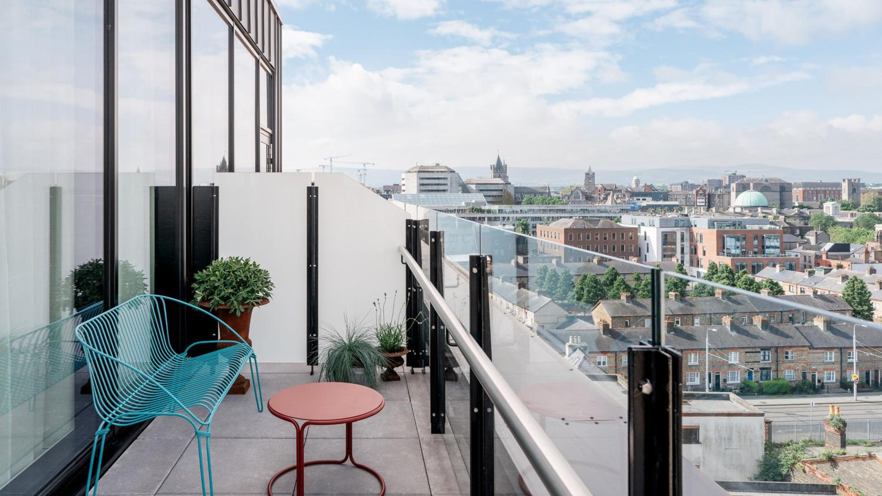 Wow Room with Balcony