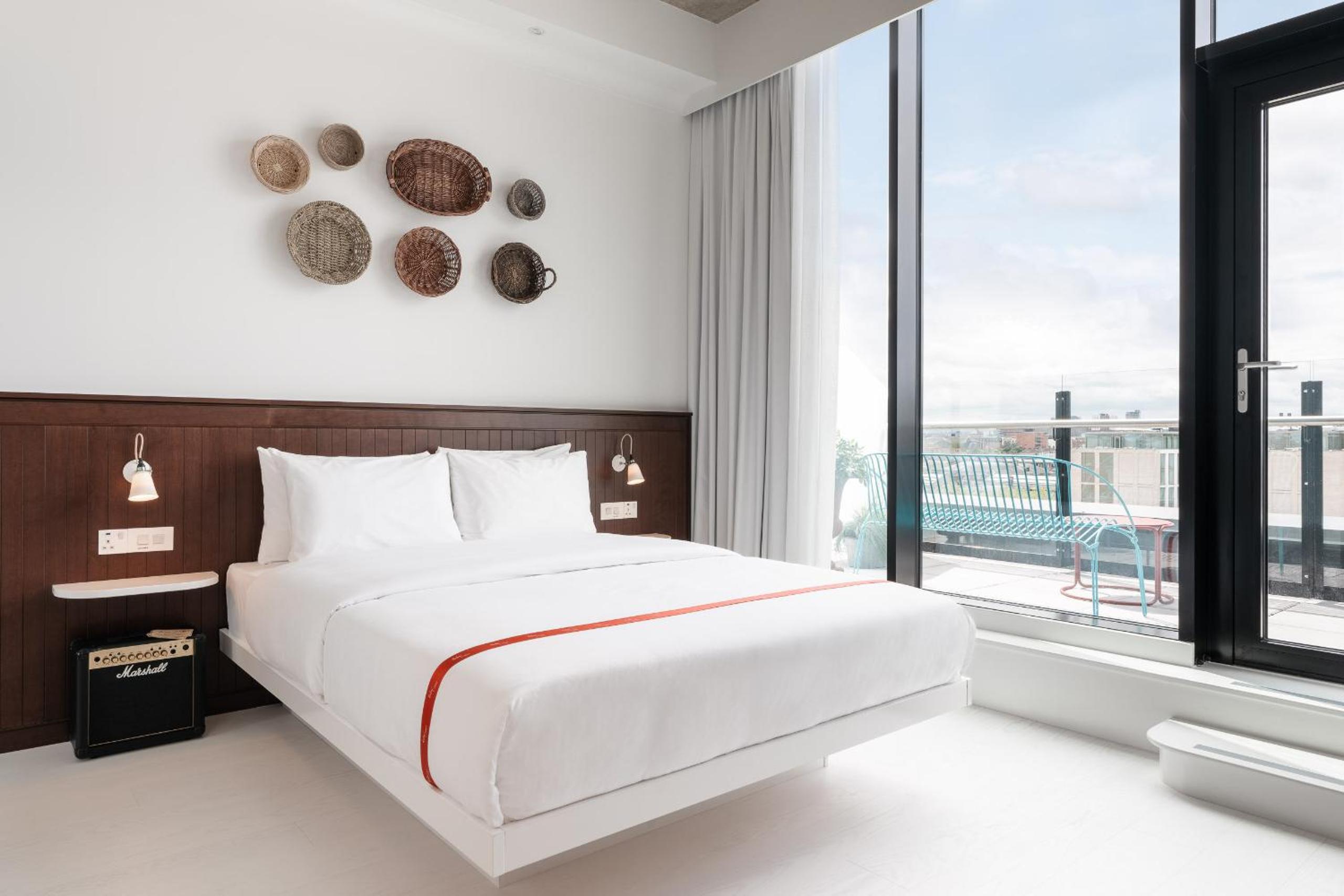 Wow Room with Balcony - Photo 10