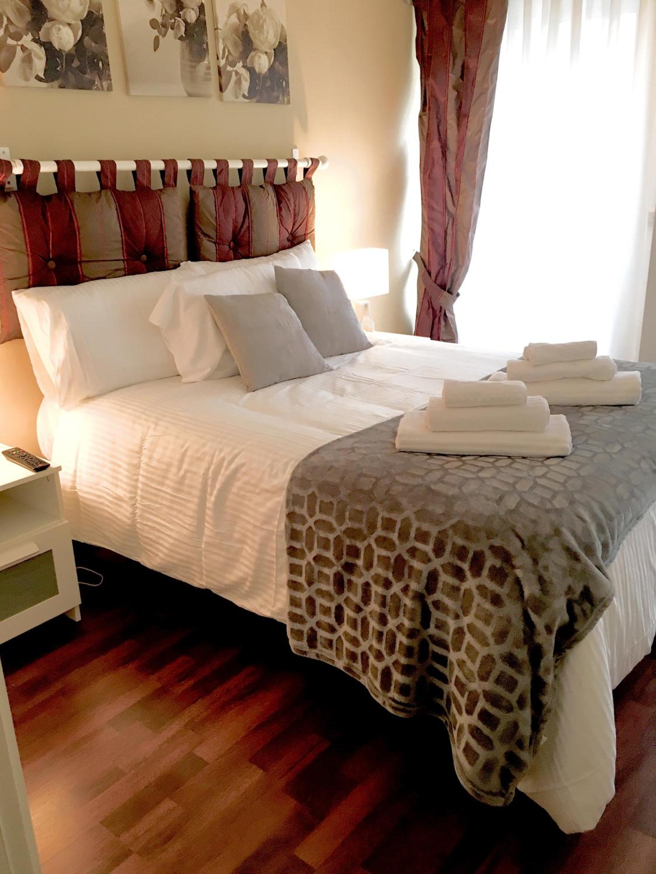Small Single Room photo 2