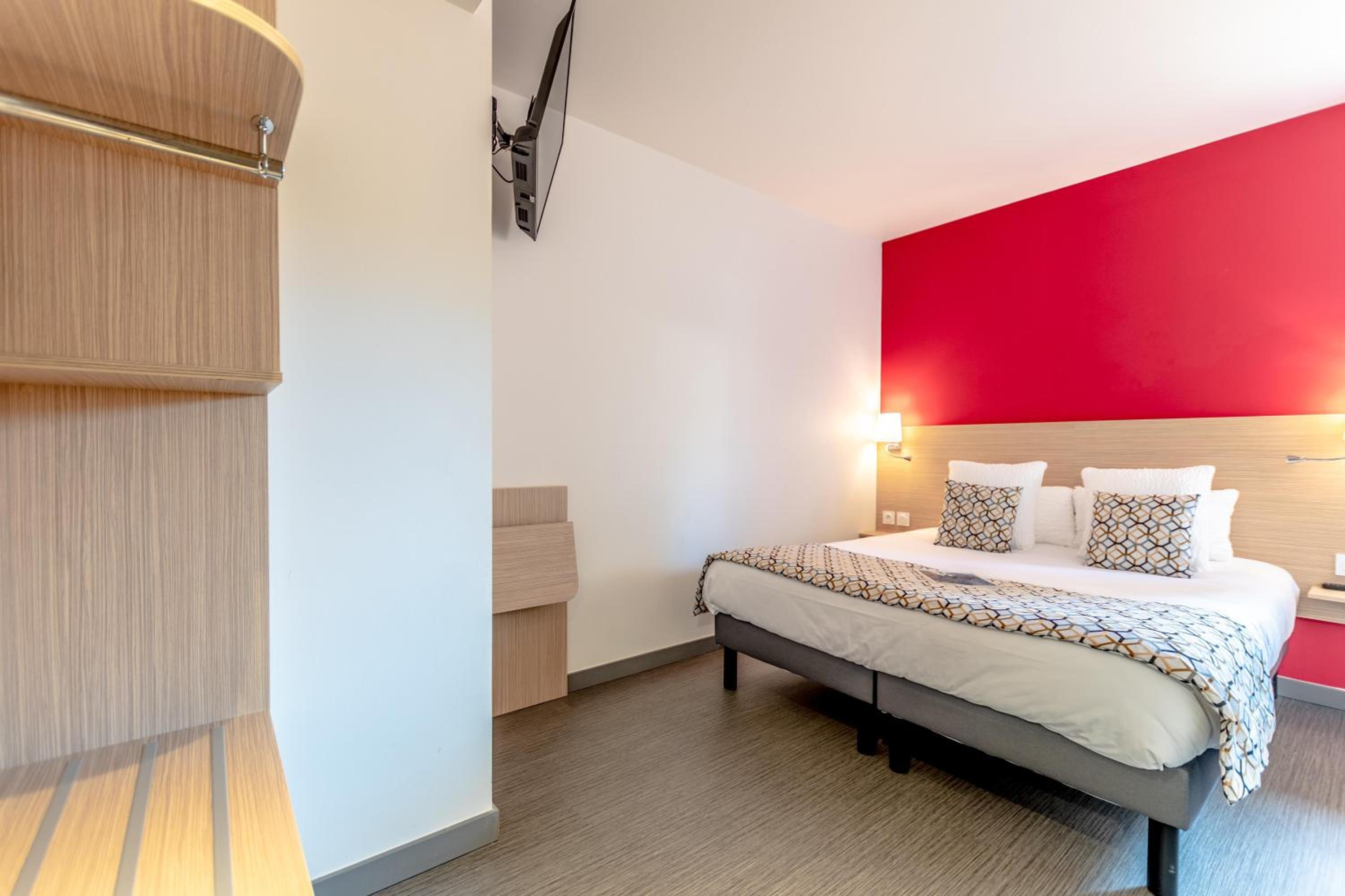 Standard Queen Room - Ground Floor/Non-Smoking - Photo 1