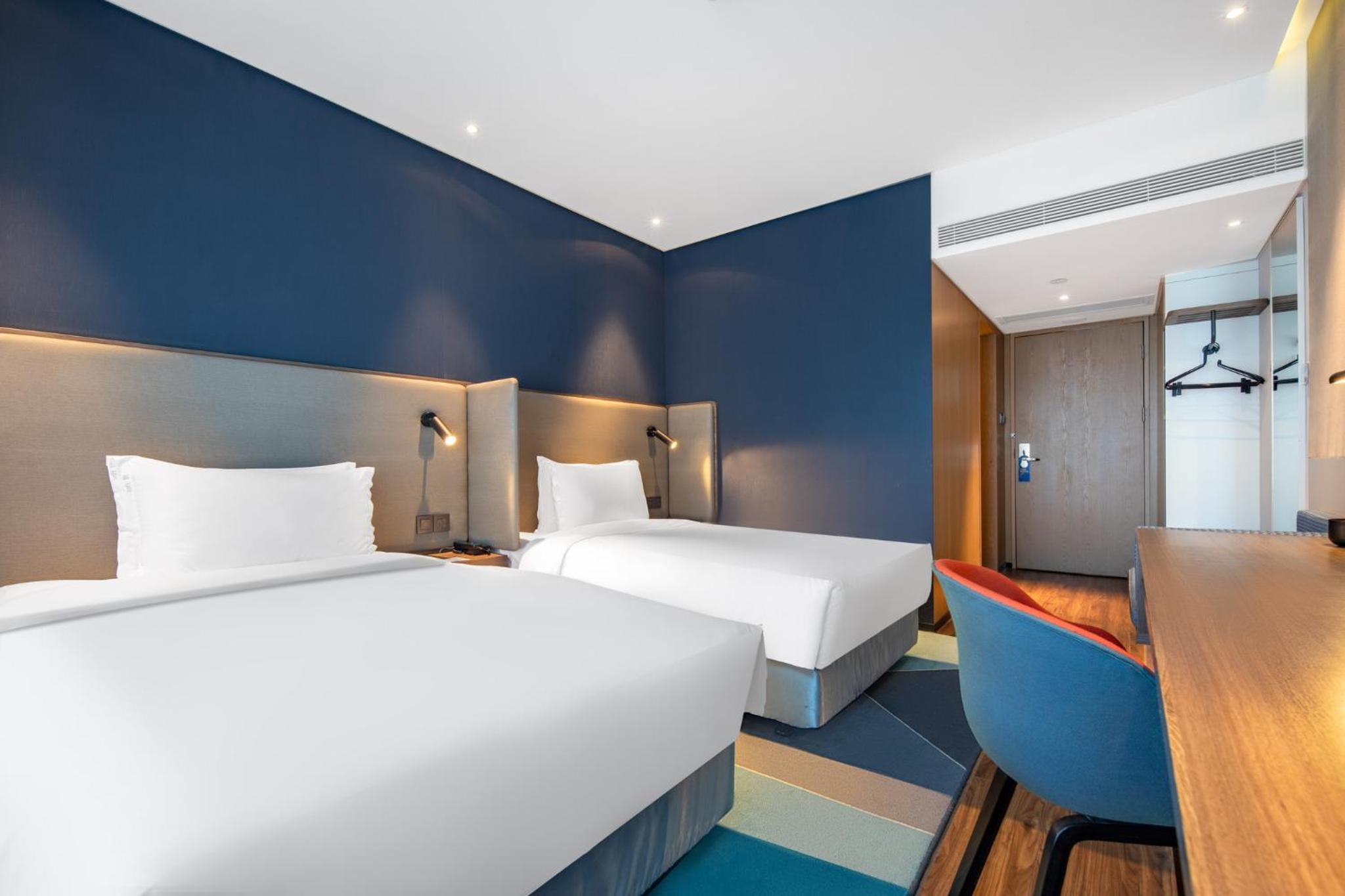Standard Twin Room - Photo 2