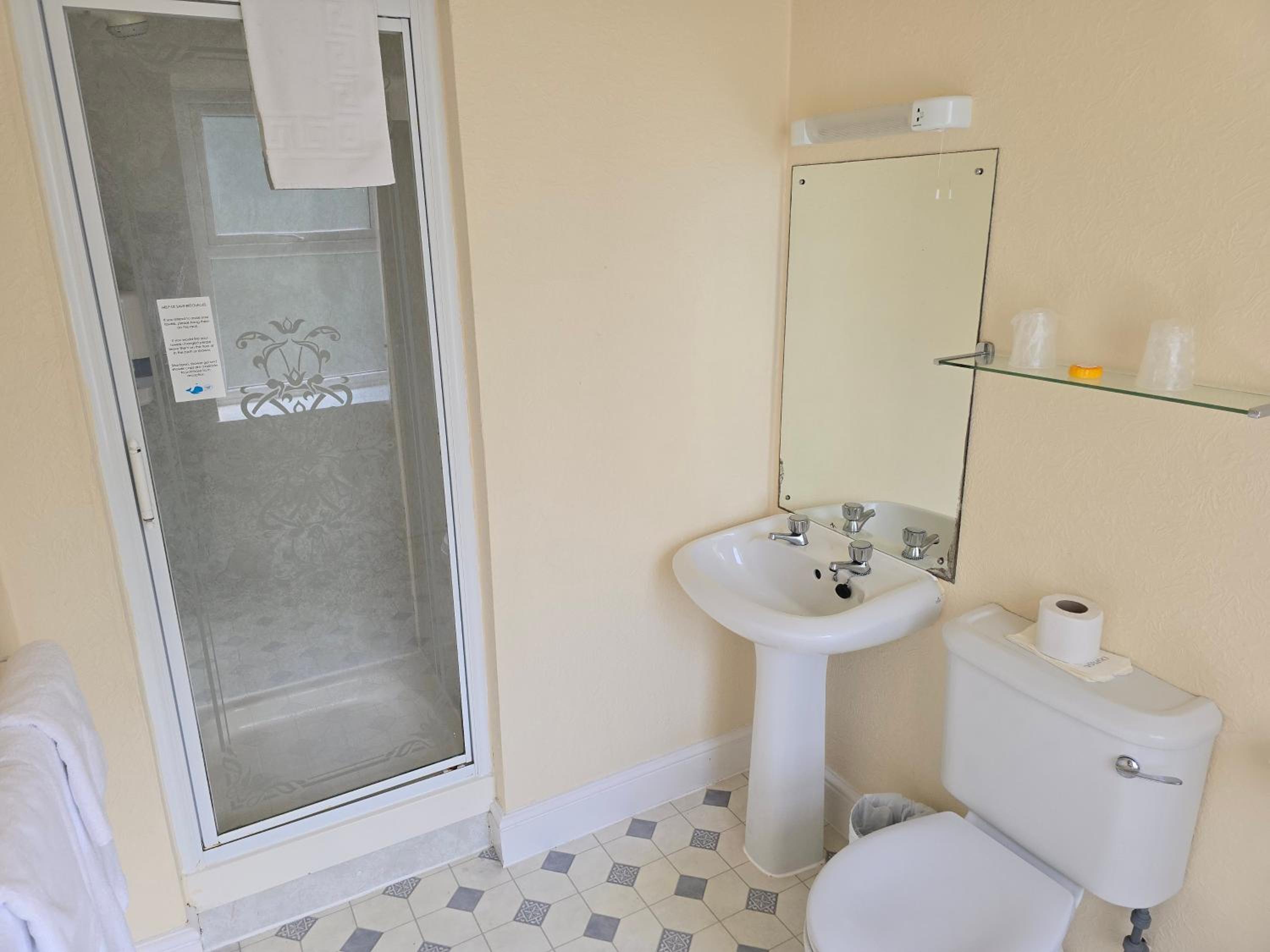 Double or Twin Room with Street View - Photo 4