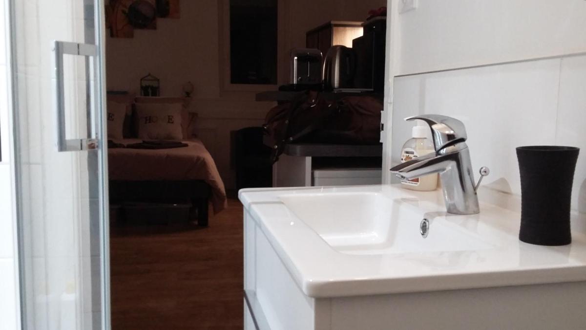 Studio Apartment photo 2