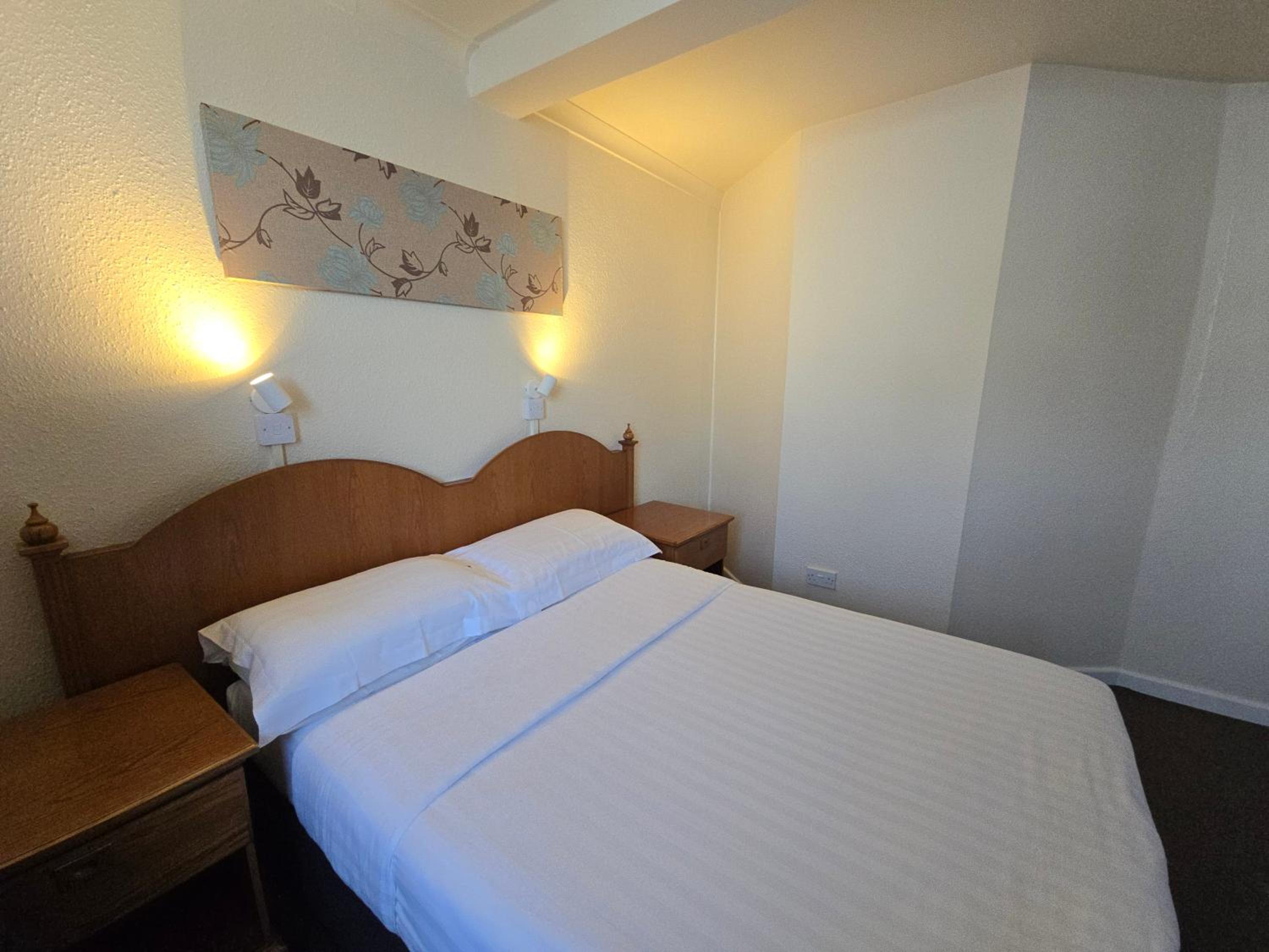 Double Room with Courtyard View - Photo 1