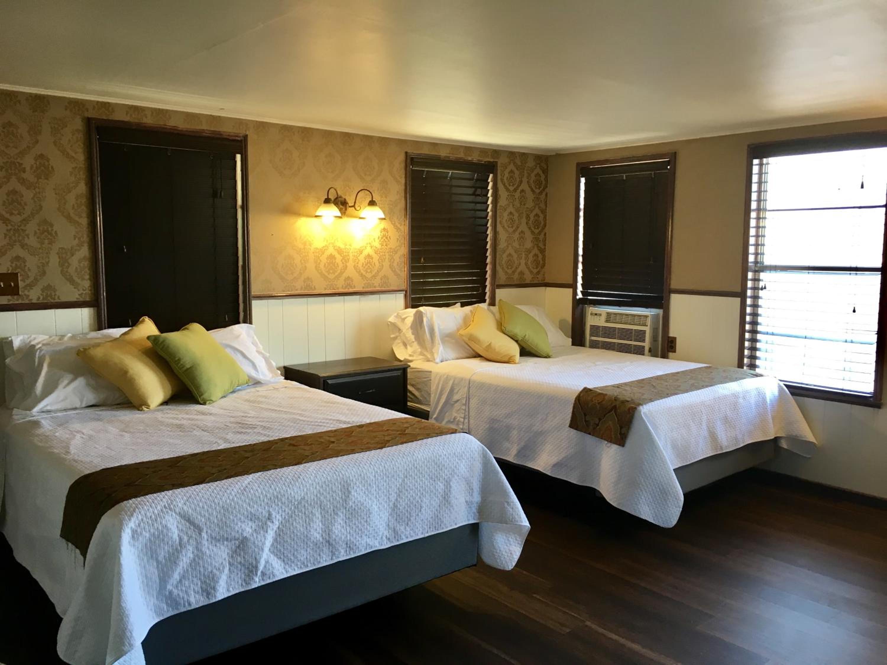 Deluxe Queen Room with Two Queen Beds