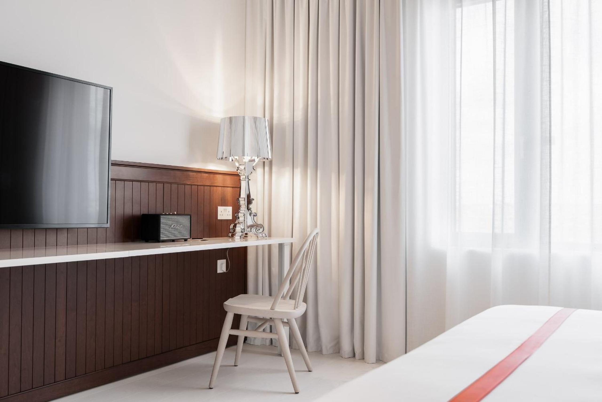 Wow Room with Balcony - Photo 8