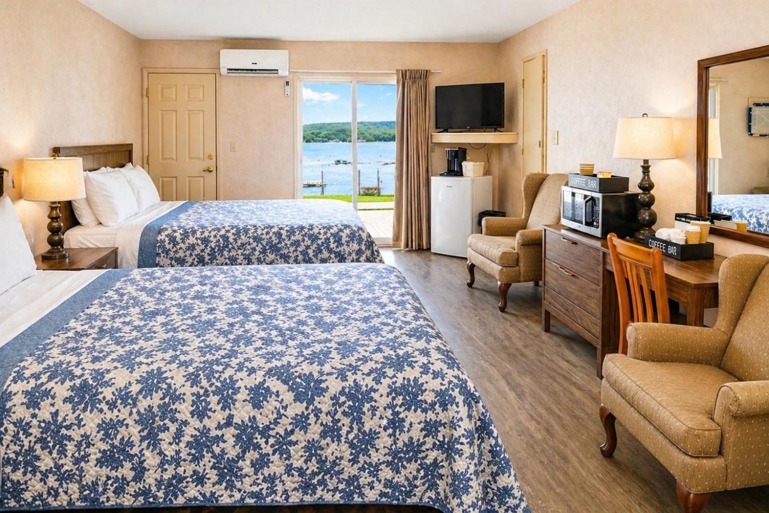 Double Room with Patio photo 3